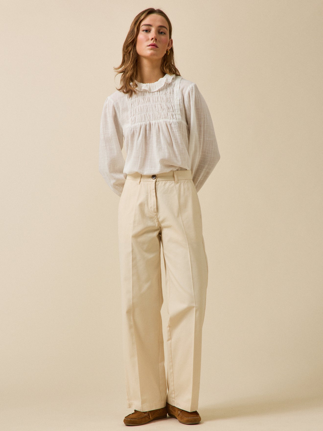 Damenhose mit weitem Bein aus Gabardine Clara