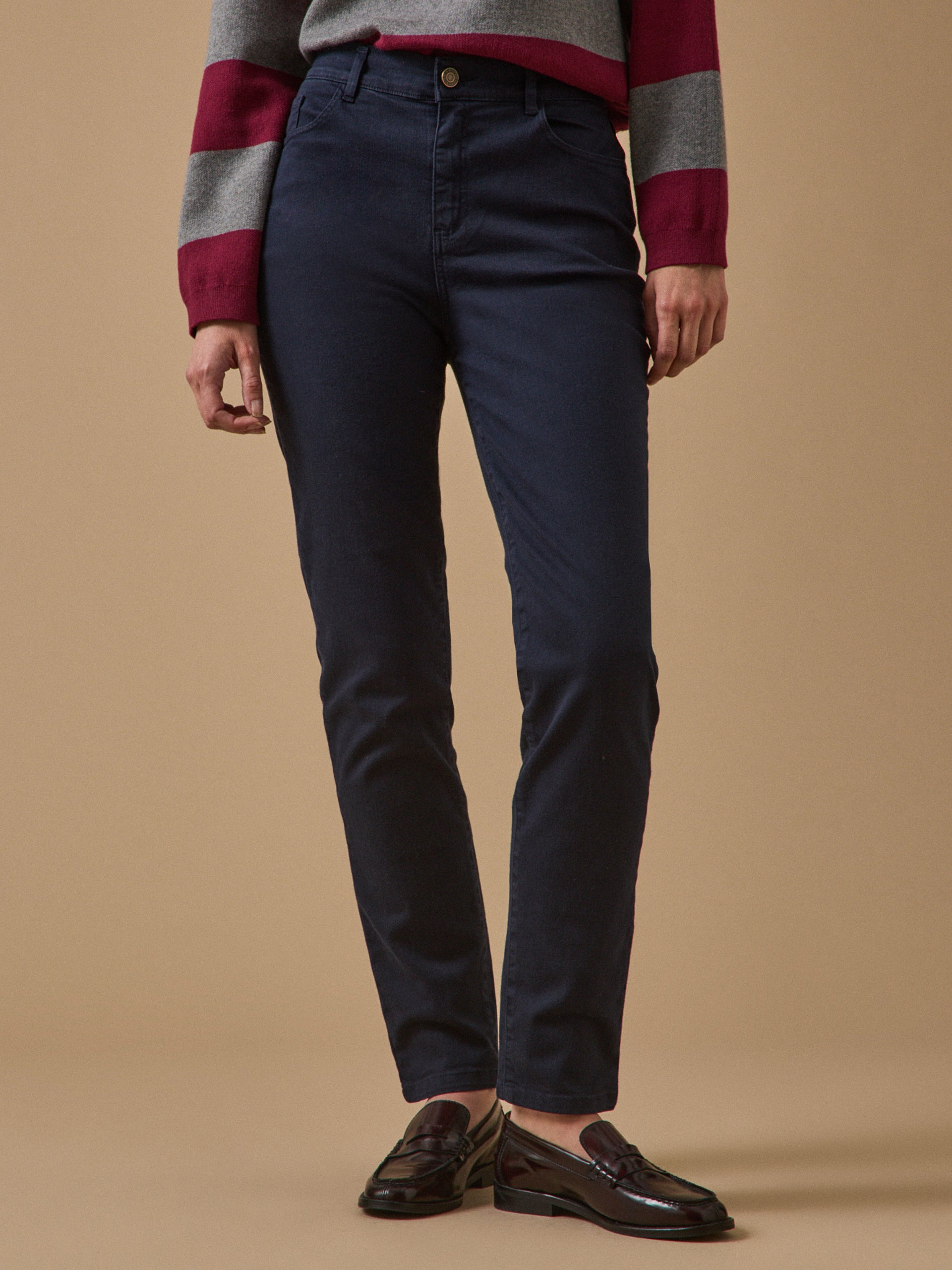 Farbenfrohe Slim Fit Damenhose Aude