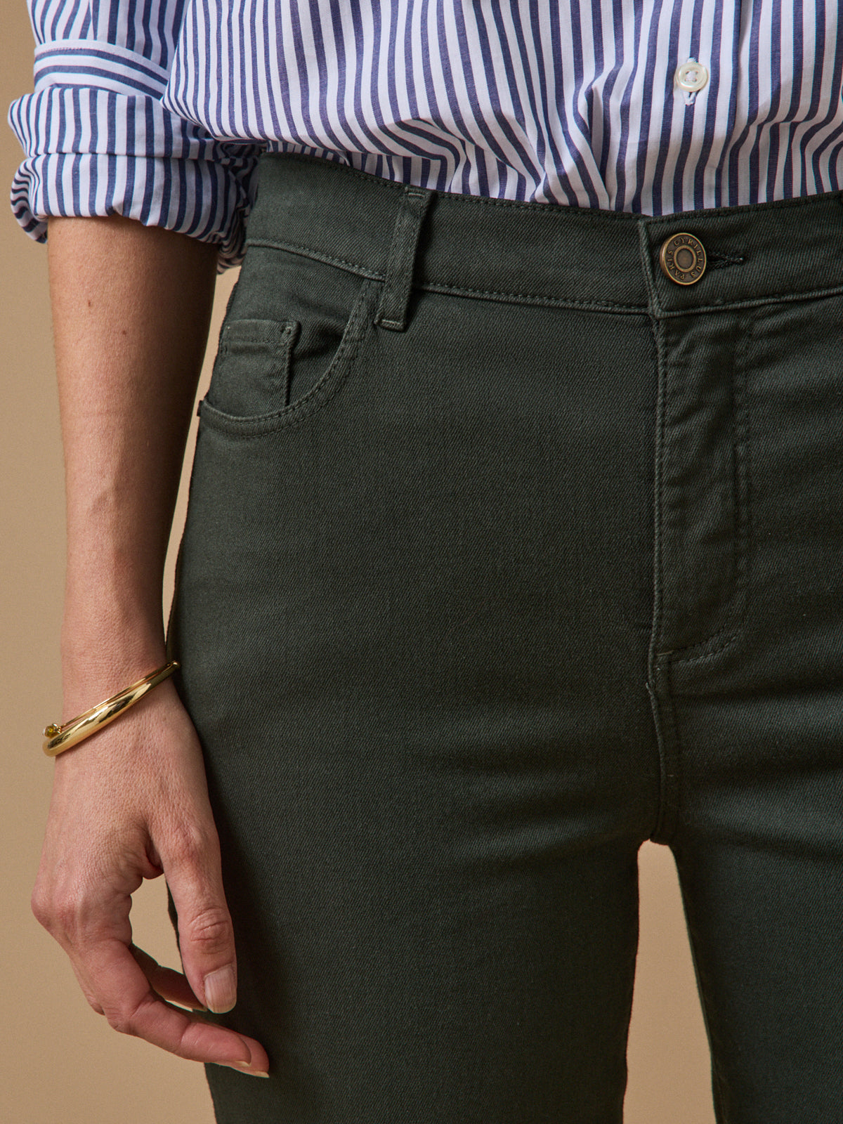 Farbenfrohe Slim Fit Damenhose Aude
