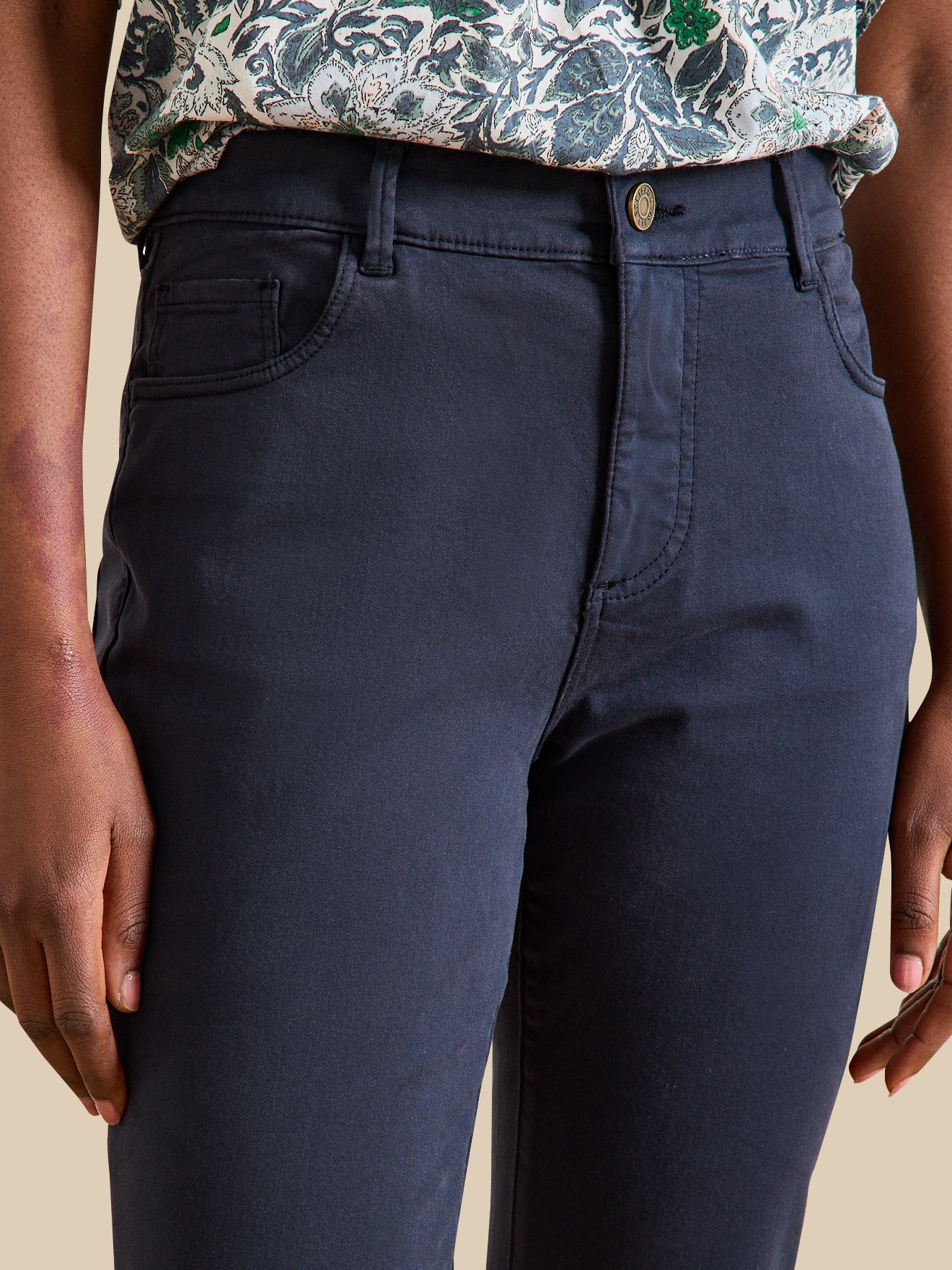 Farbenfrohe Slim Fit Damenhose Chloé