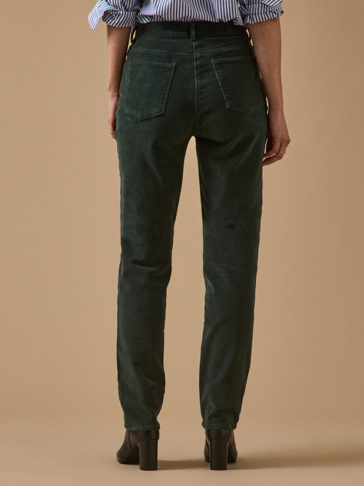 Slim Fit Damenhose aus Cordsamt Chloé