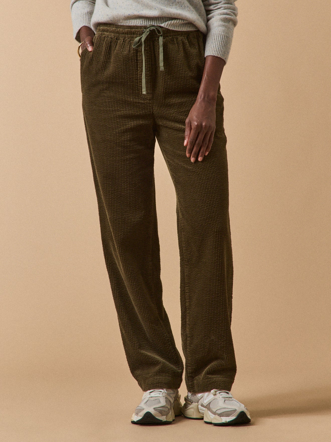 Damenhose Agathe aus strukturiertem Velours