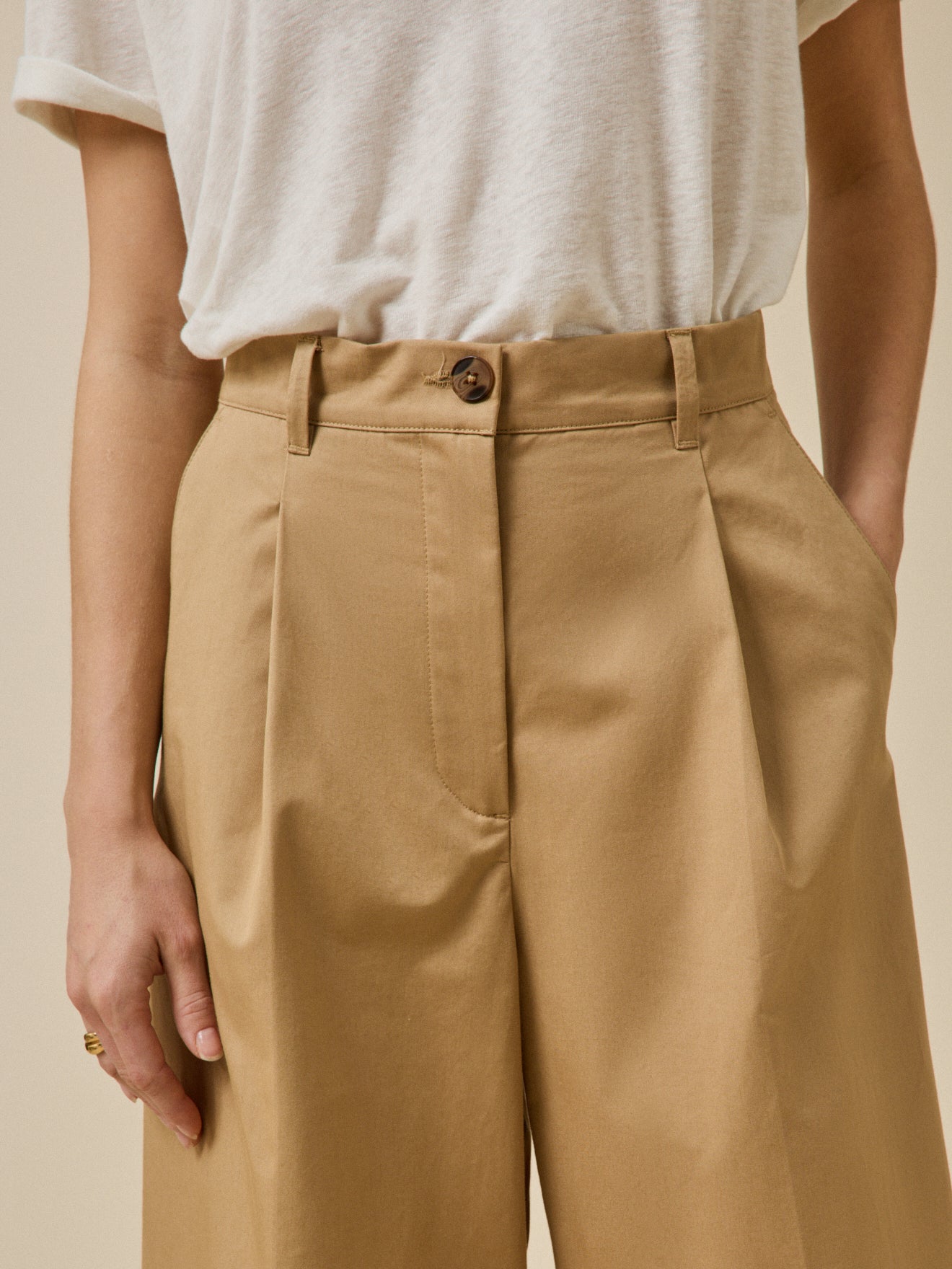 Damenhose Agnès mit weitem Bein