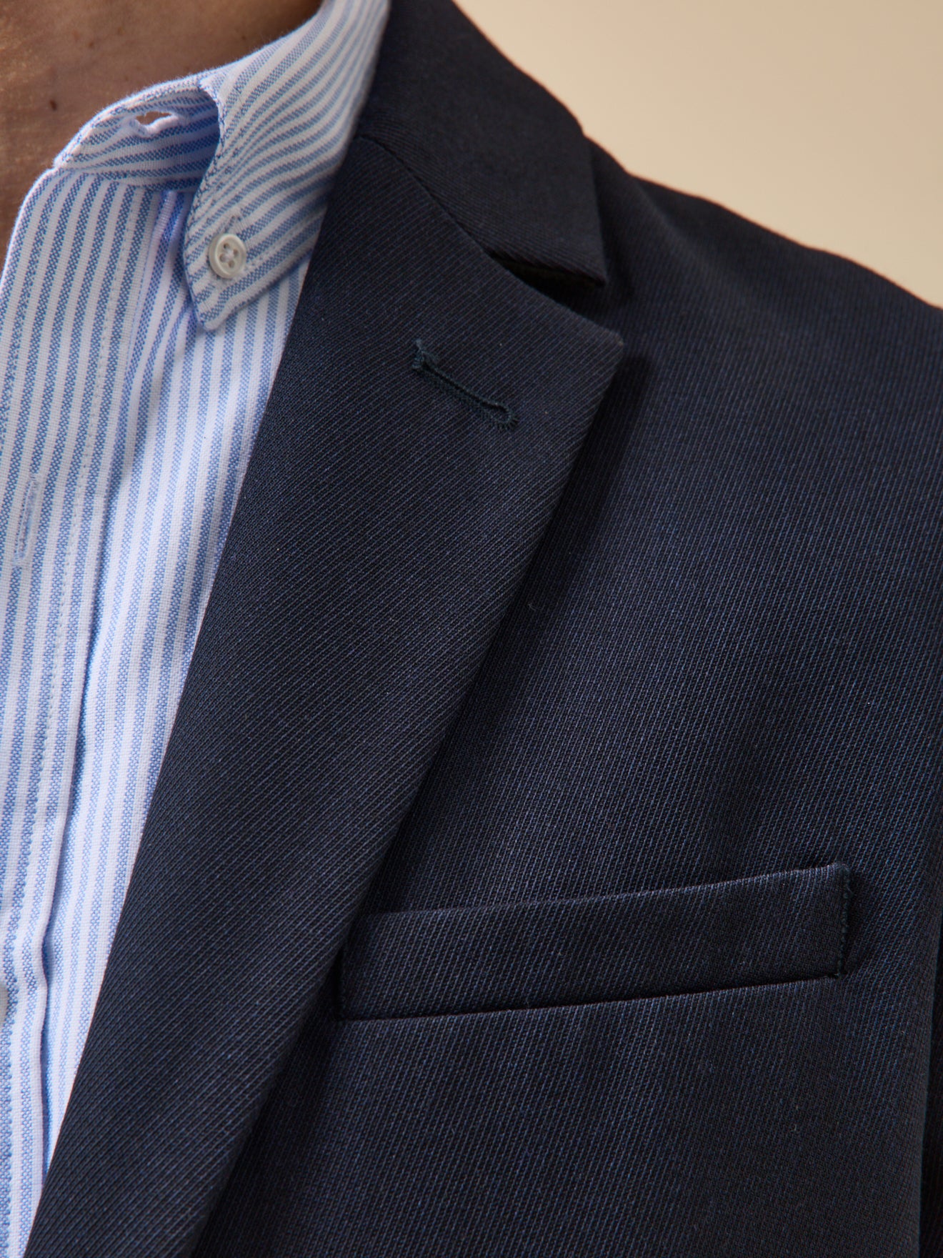 Herren-Blazer aus Twill mit goldfarbenen Knöpfen