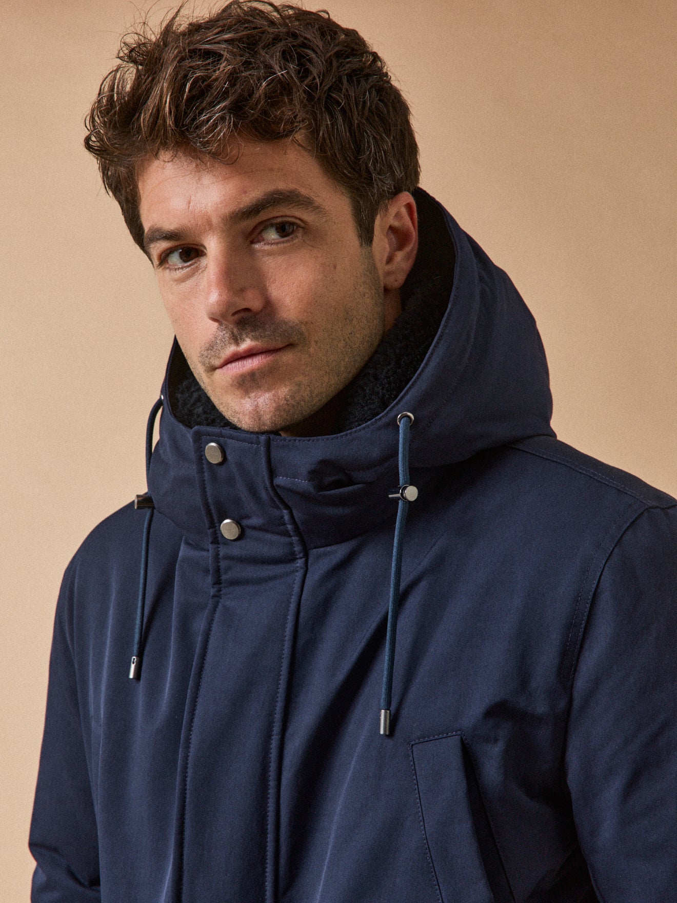 Langer Herren-Parka mit Kapuze