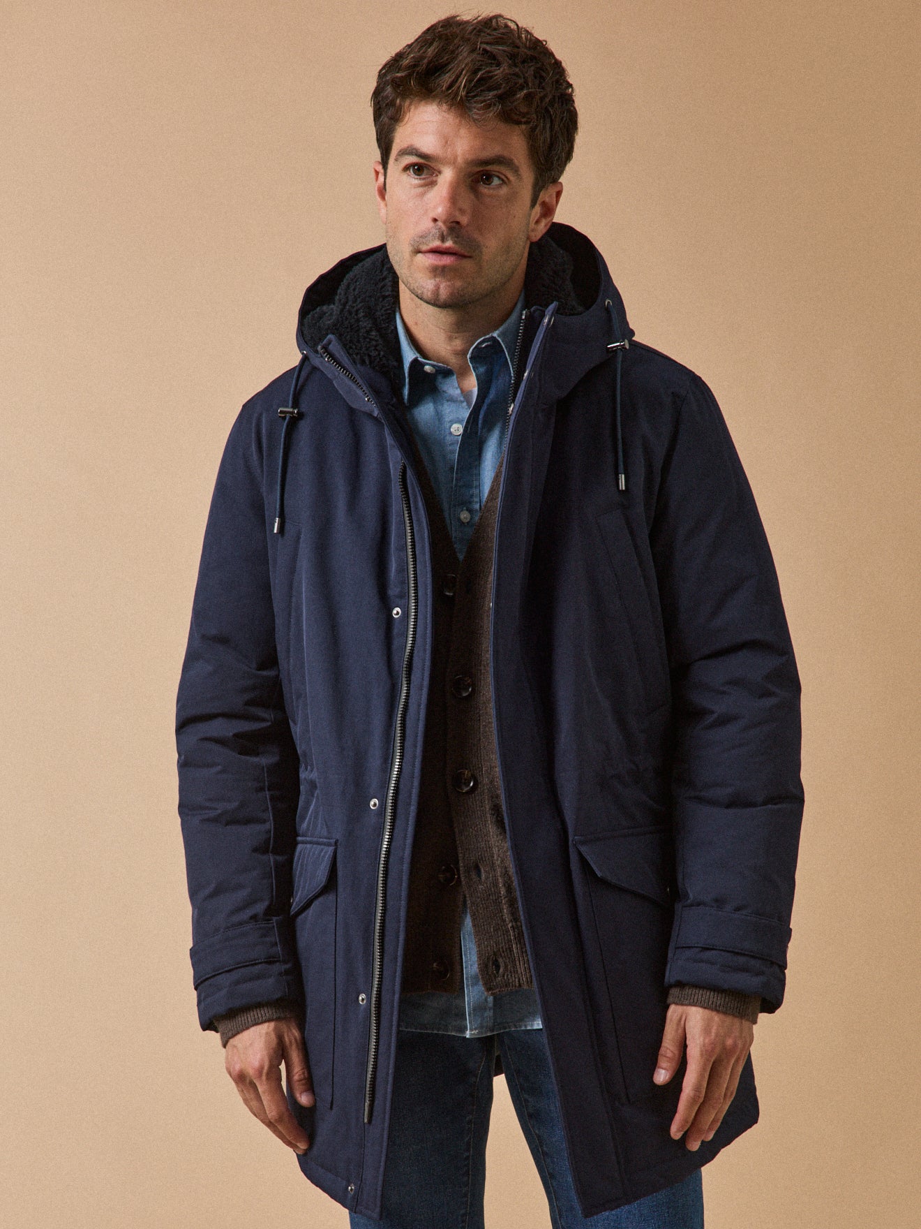 Langer Herren-Parka mit Kapuze