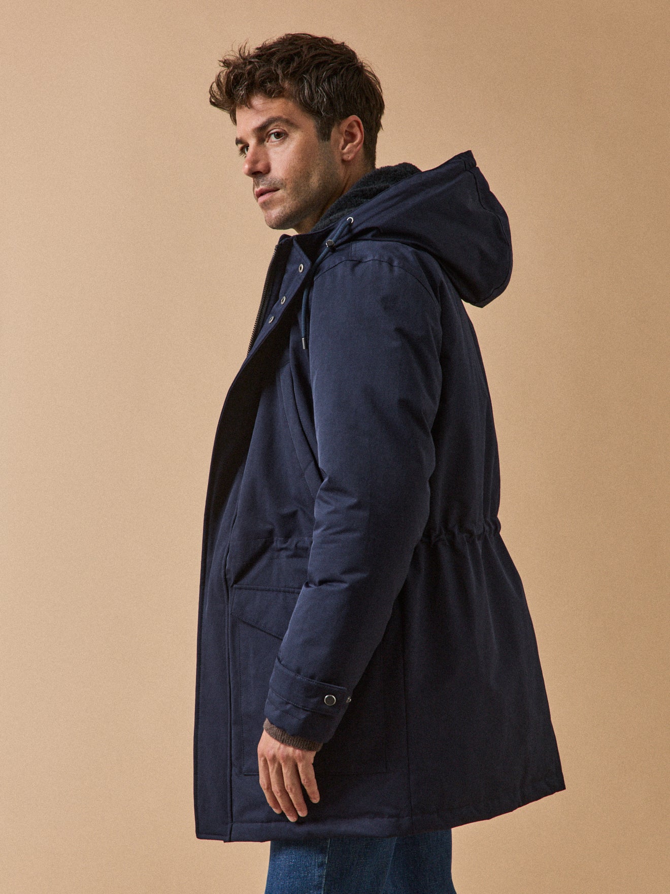 Langer Herren-Parka mit Kapuze
