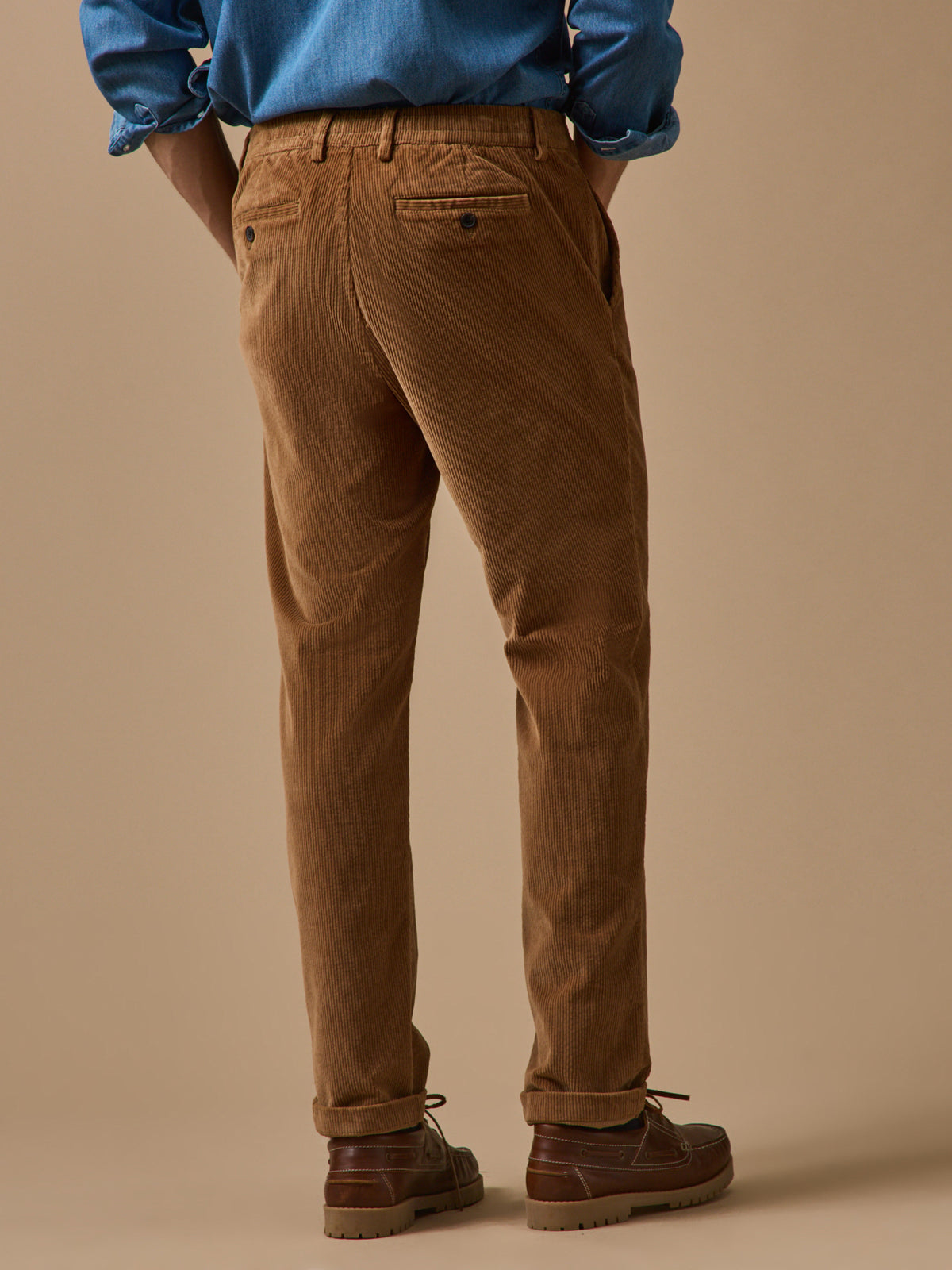 Herrenhose aus Cord mit Elastikbund