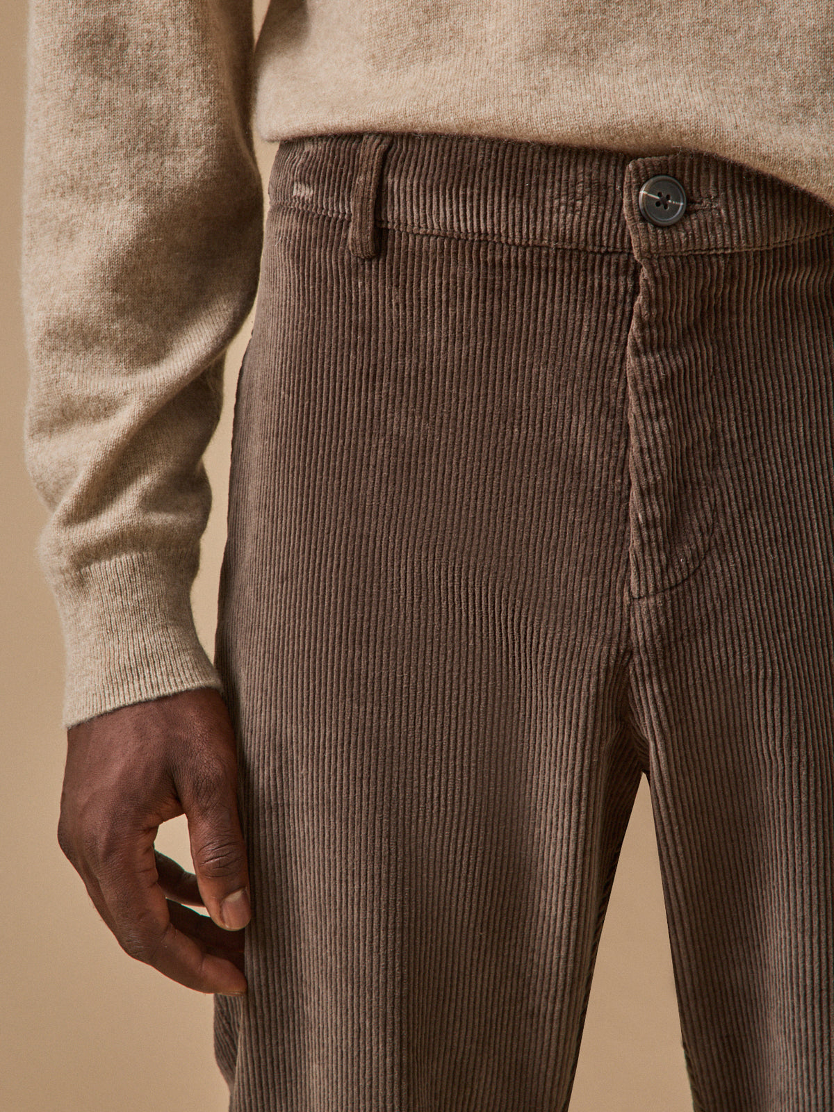 Herrenhose aus Cord mit Elastikbund