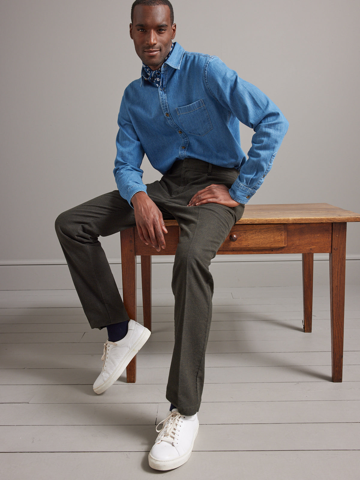 Herrenhose aus Tweed mit Elastikbund