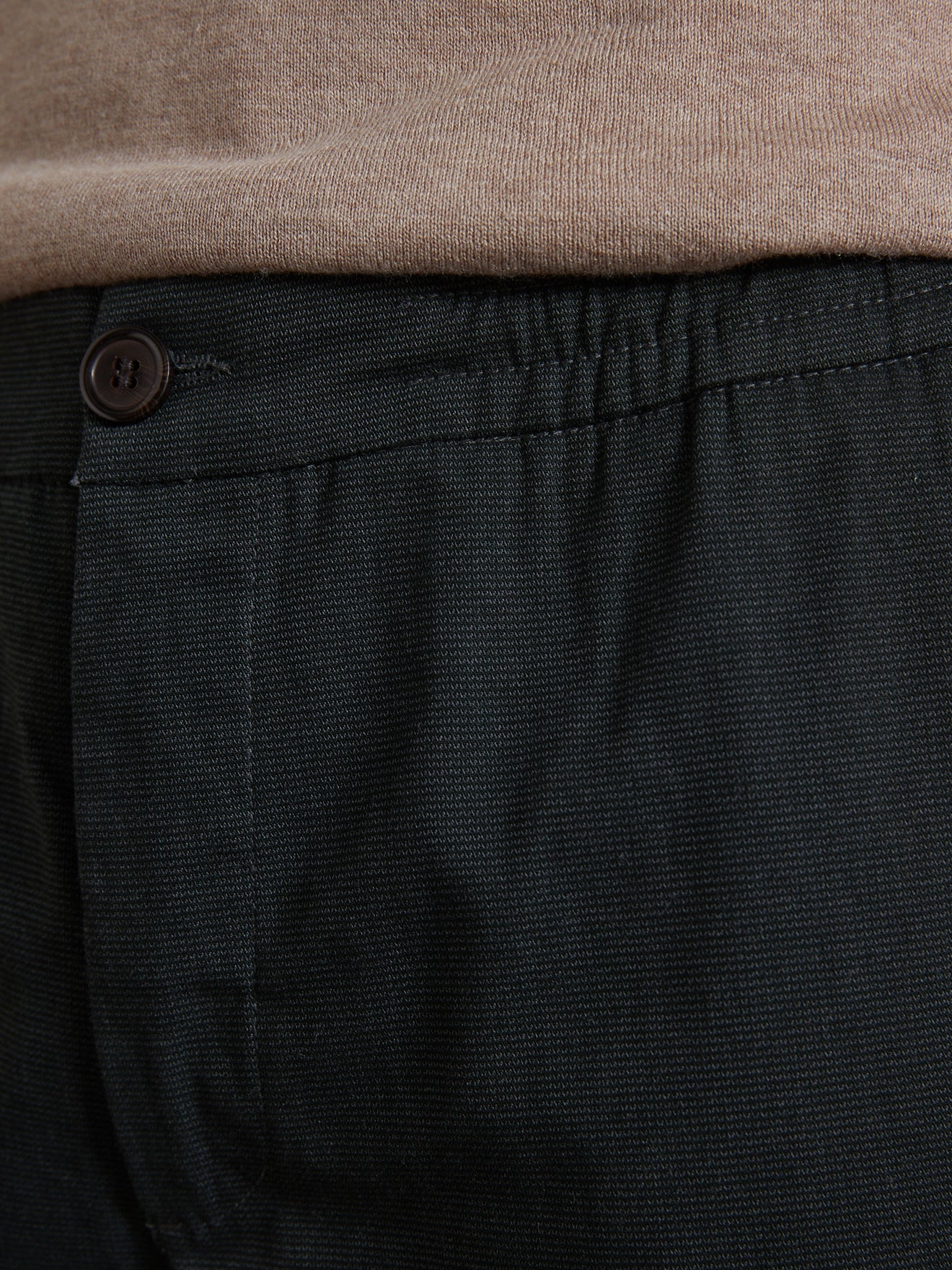 Herrenhose aus Gabardine mit Elastikbund