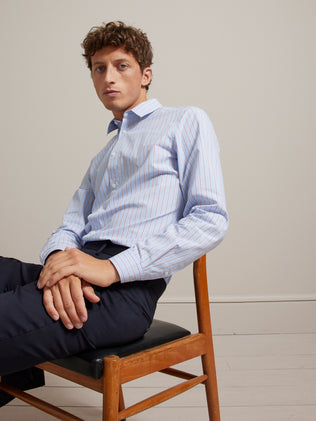 Dreifarbig gestreiftes Slim Fit Herrenhemd