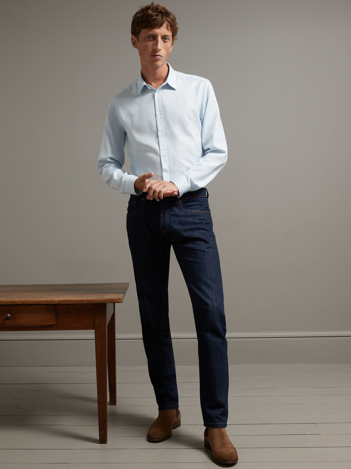 Einfarbiges und bügelfreies Slim Fit Herrenhemd