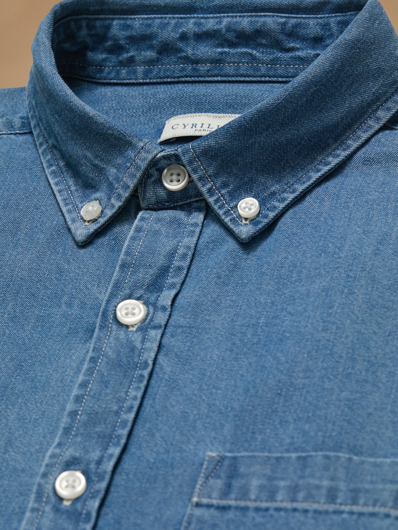 Herrenhemd in modischer Passform