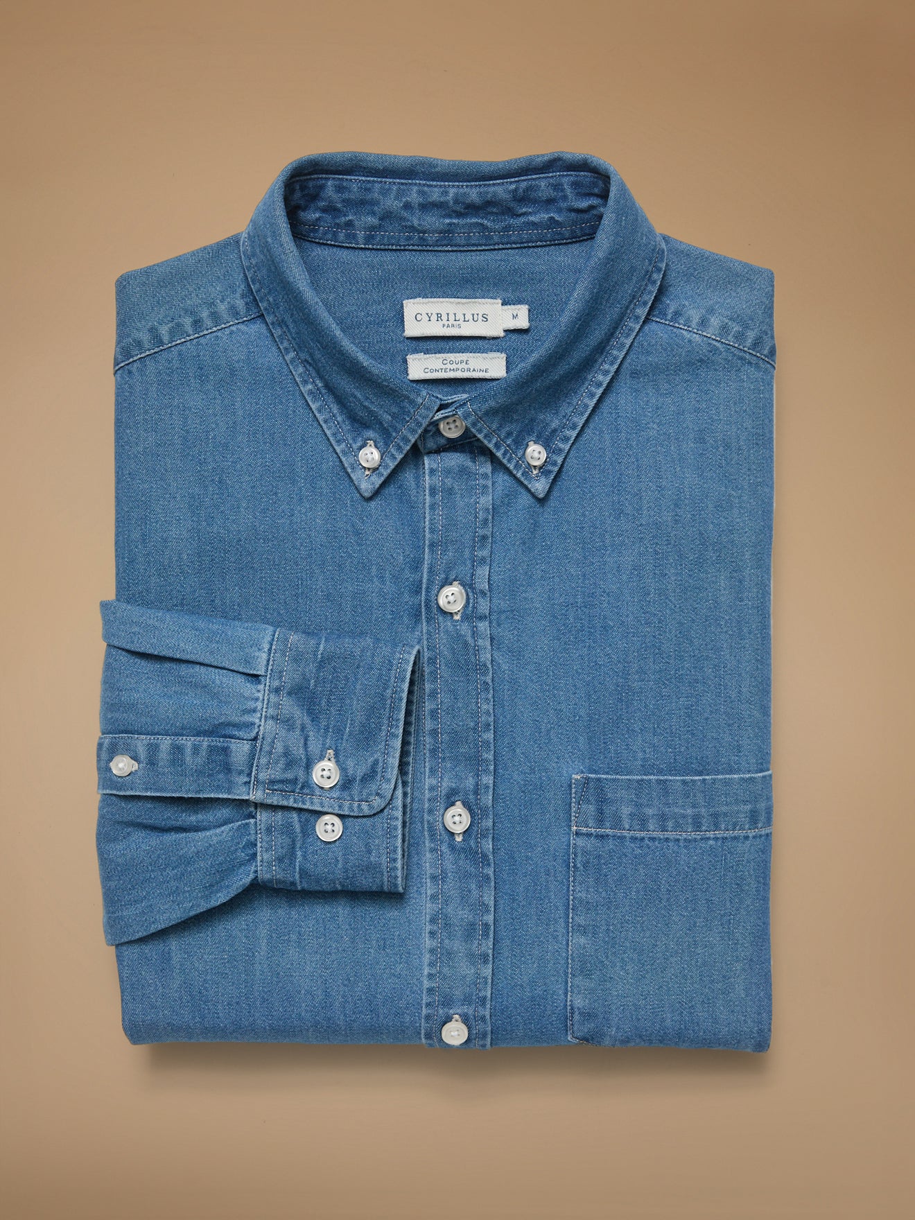 Herrenhemd in modischer Passform