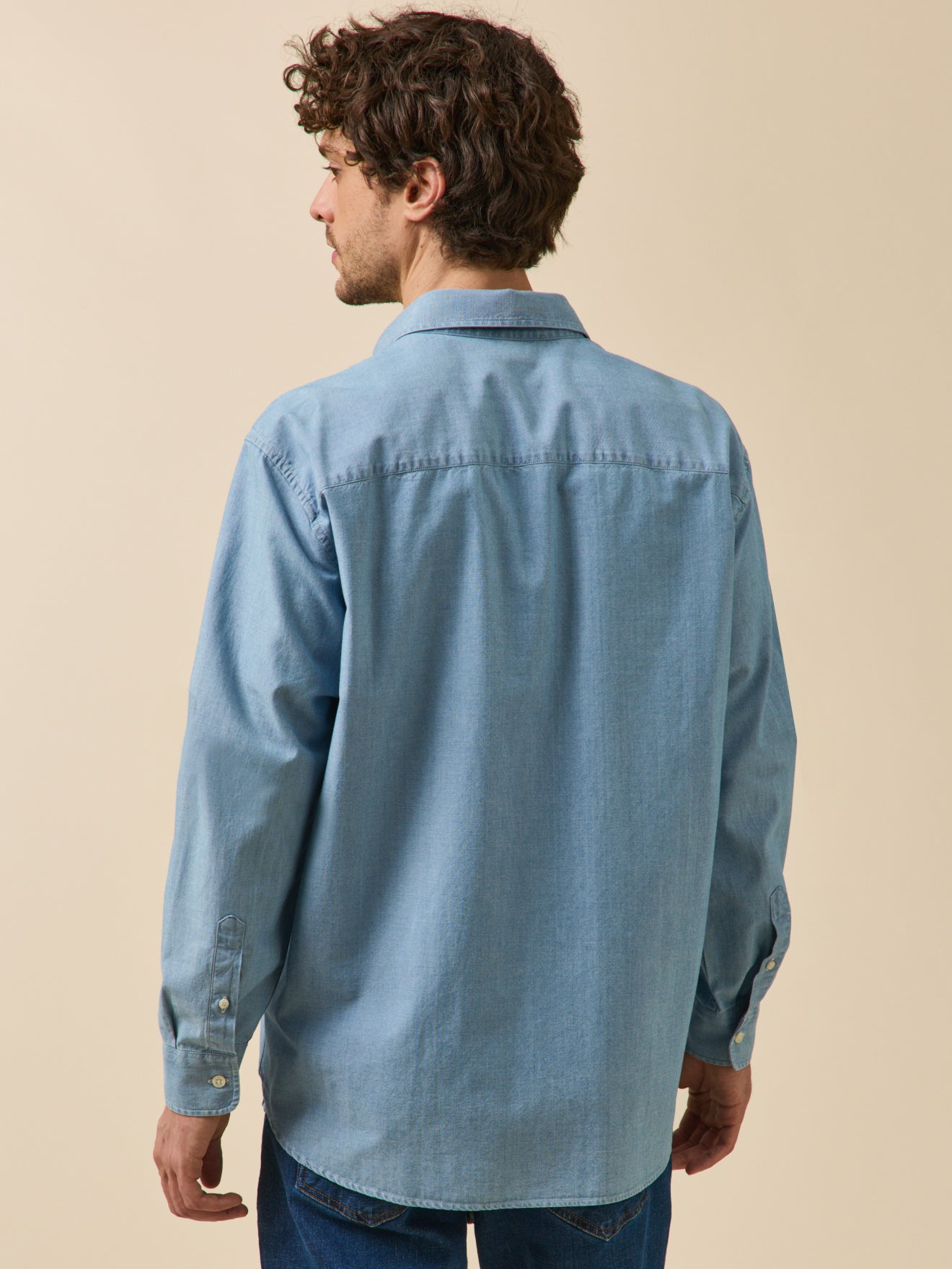 Klassisches Herrenhemd aus Chambray