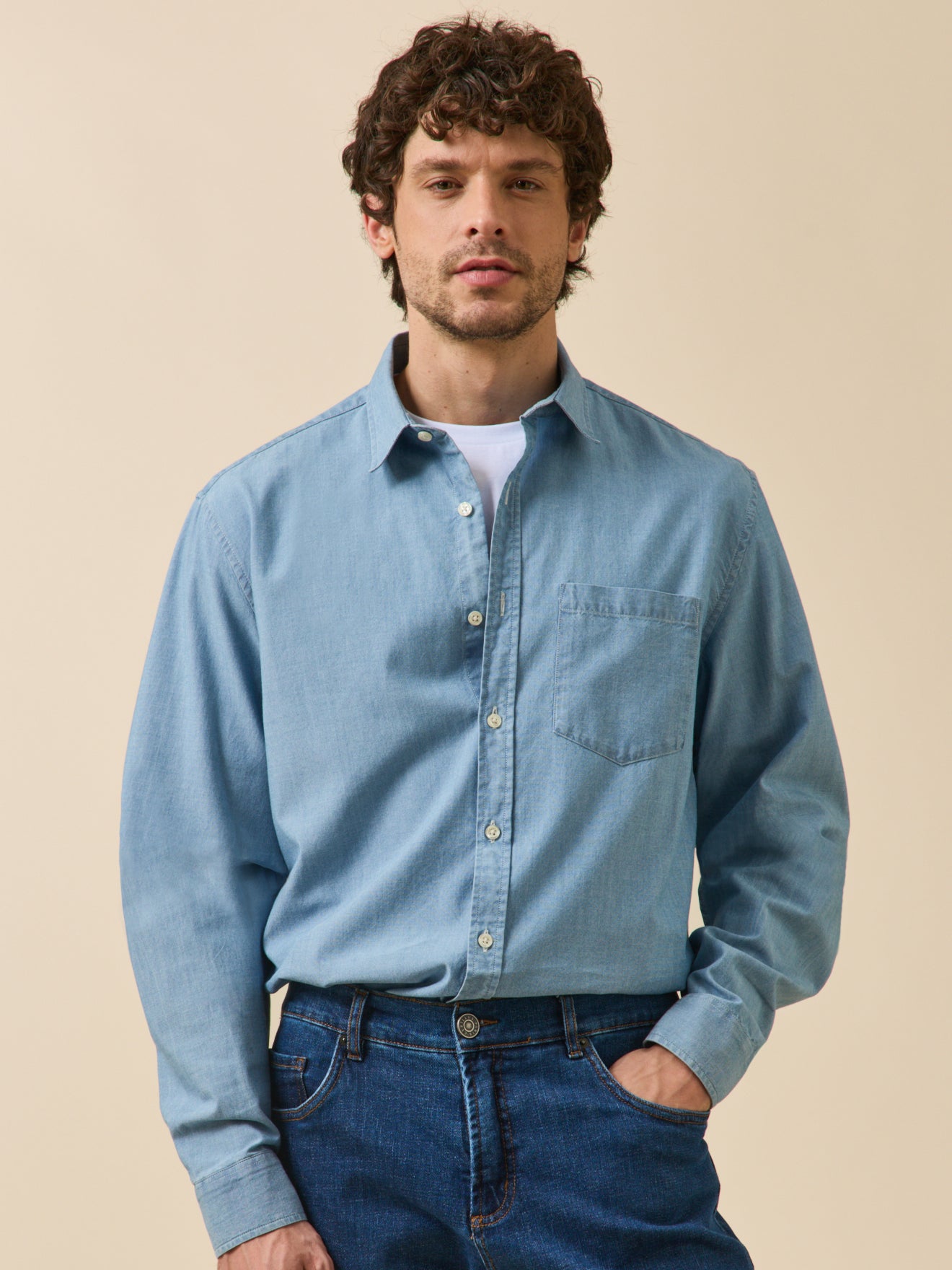 Klassisches Herrenhemd aus Chambray