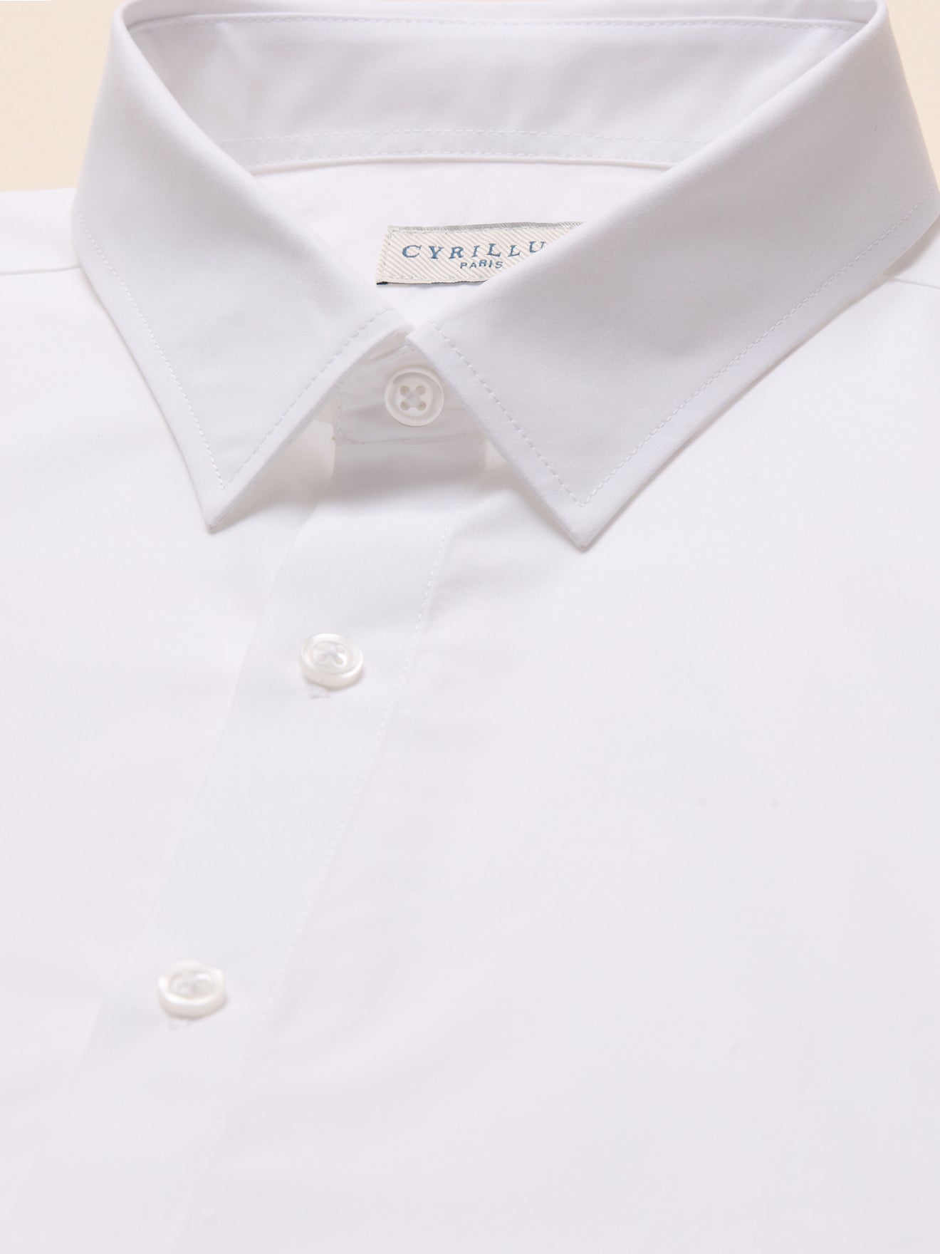 Einfarbiges Herrenhemd aus Popeline in klassischer Passform