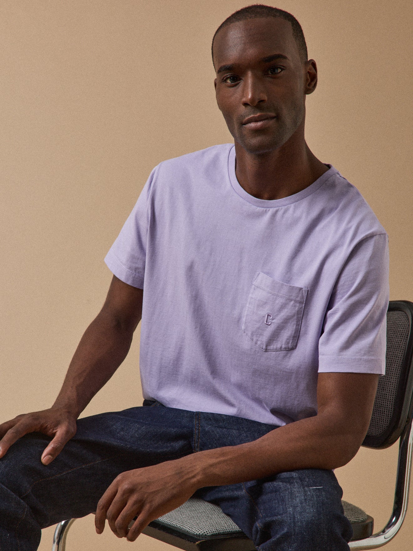 Herren T-Shirt aus Bio-Baumwolle, einfarbig mit Stickerei