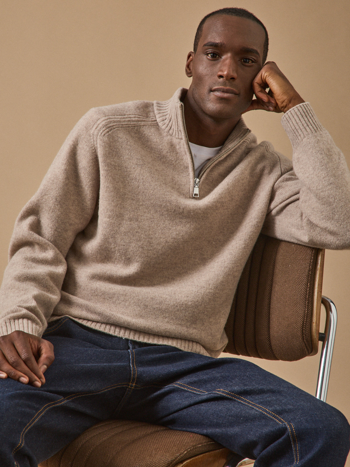 Herren-Pullover mit Stehkragen und Reißverschluss