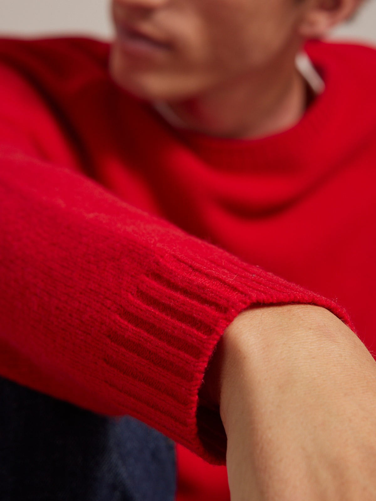 Herrenpullover aus meliertem Lambswool mit rundem Halsausschnitt