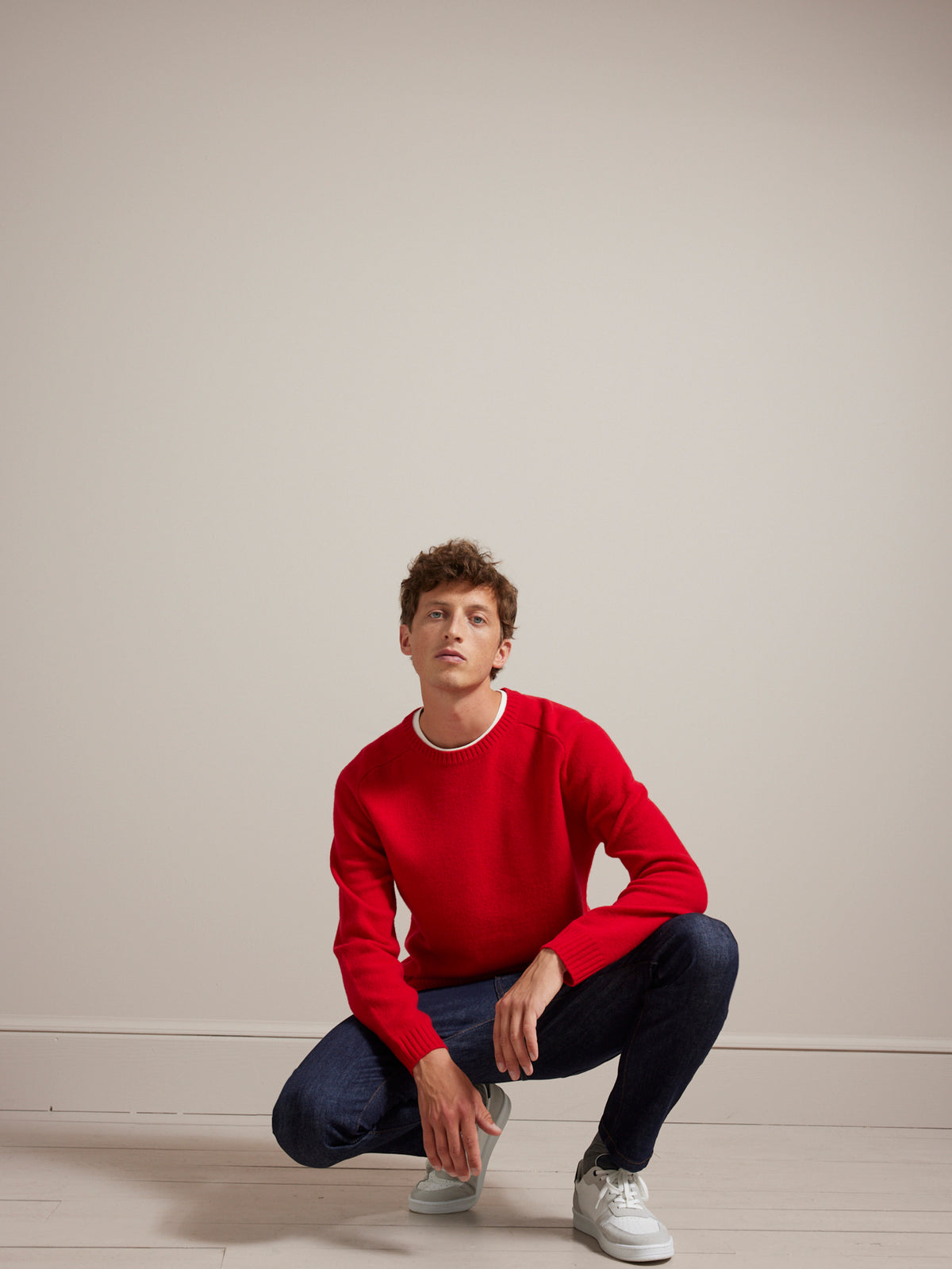 Herrenpullover aus meliertem Lambswool mit rundem Halsausschnitt