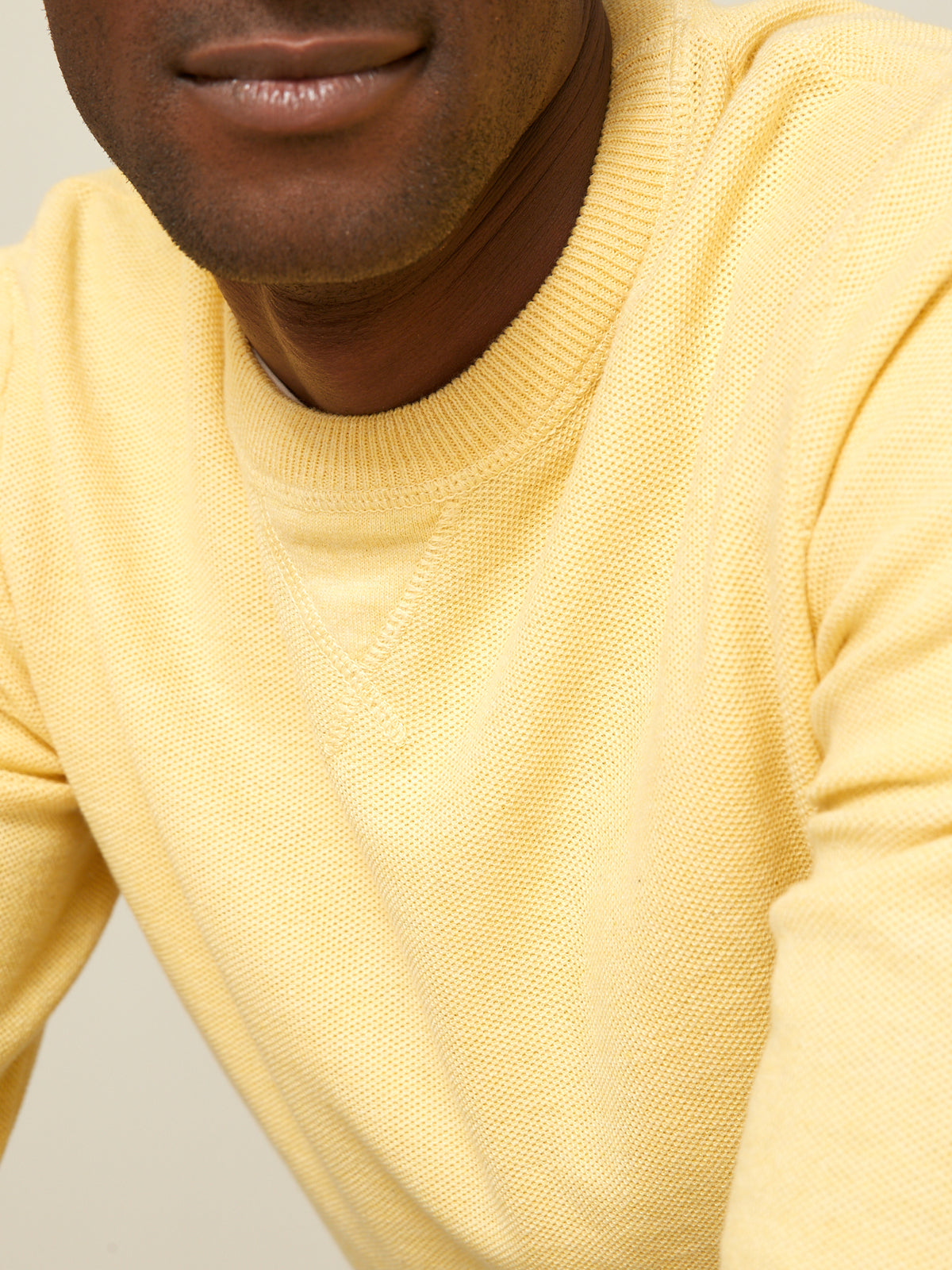 Herrenpullover mit rundem Halsausschnitt