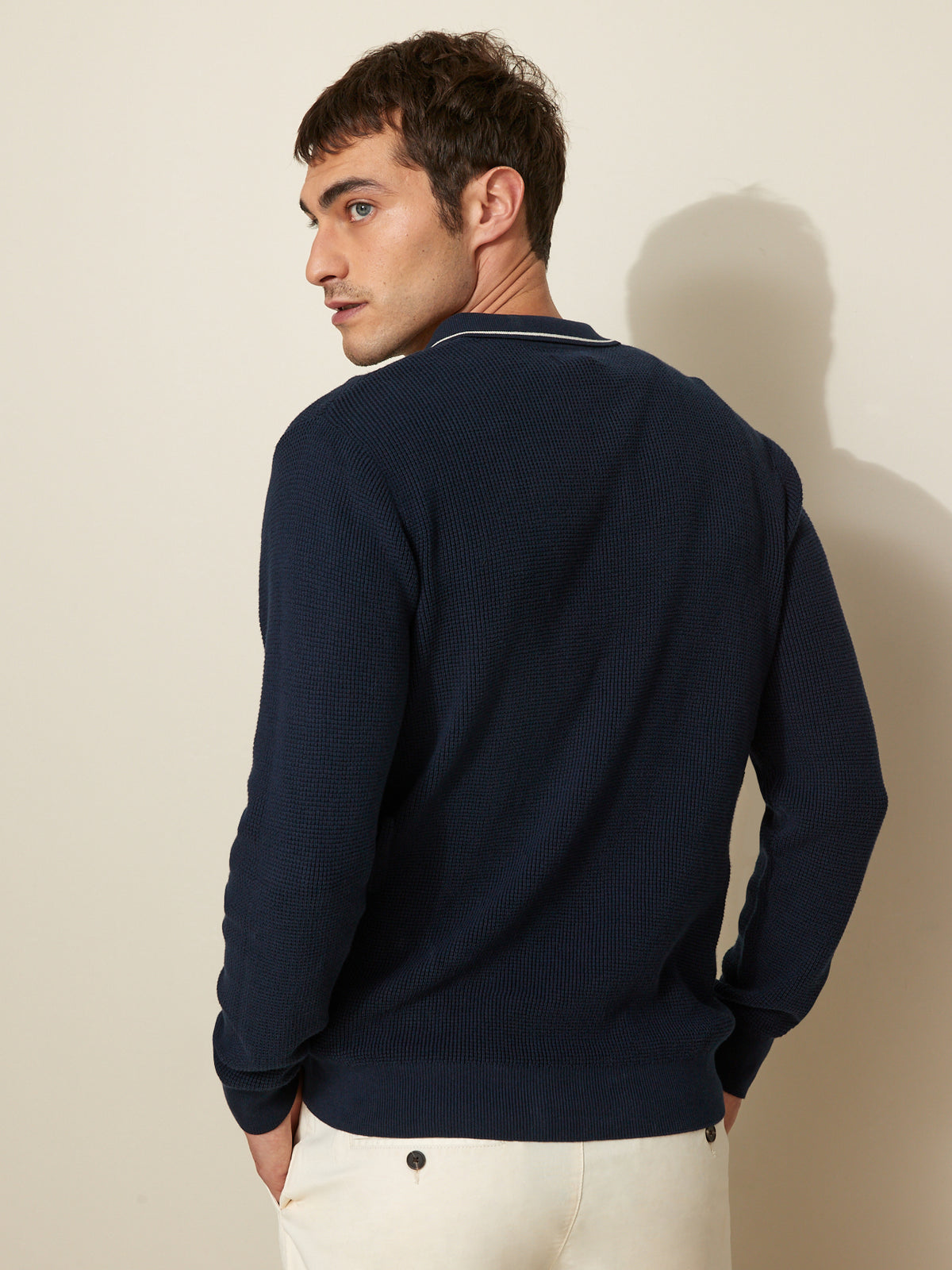 Herrenpullover aus Baumwolle mit Haifischkragen