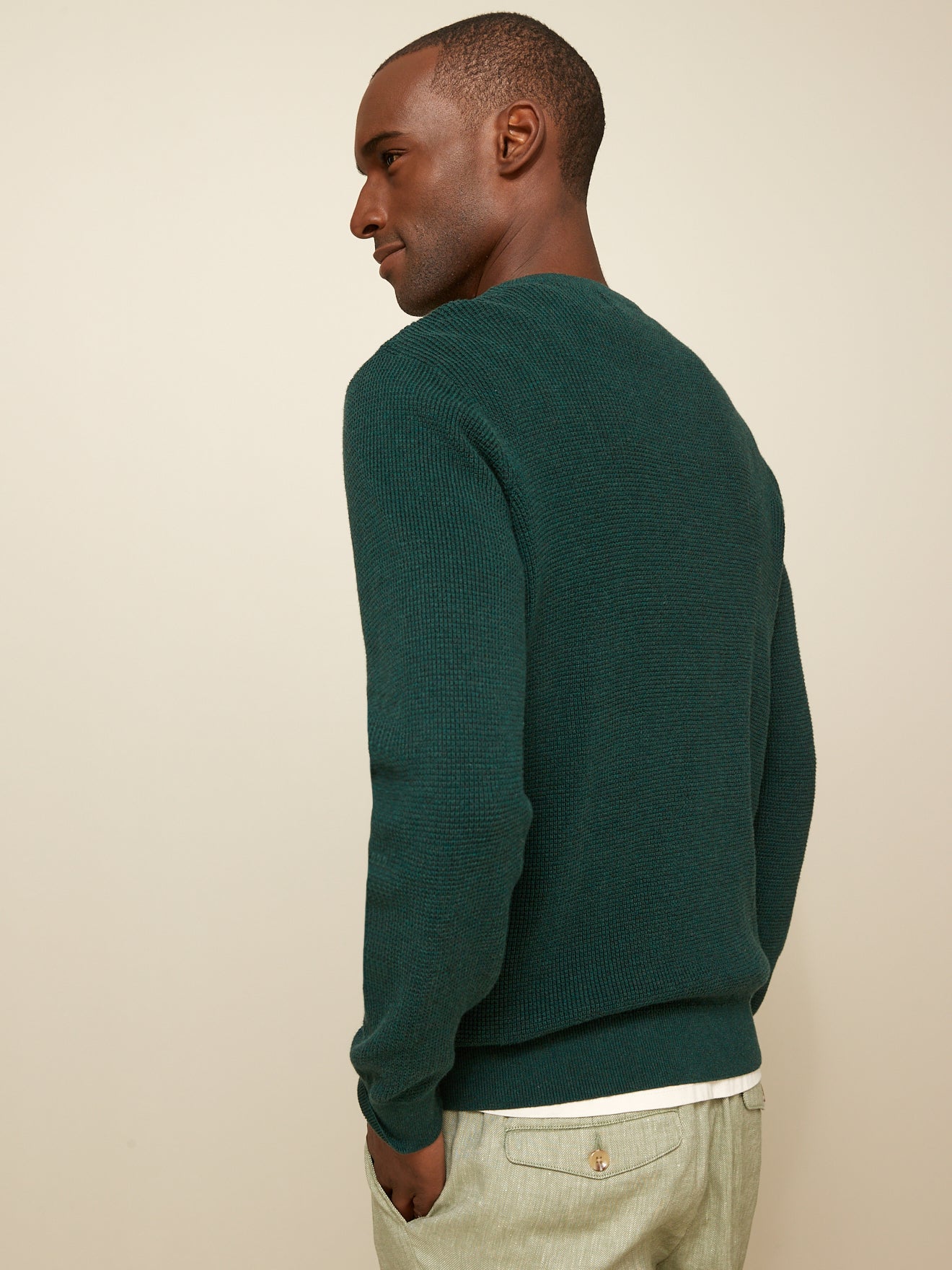 Herrenpullover mit rundem Halsausschnitt