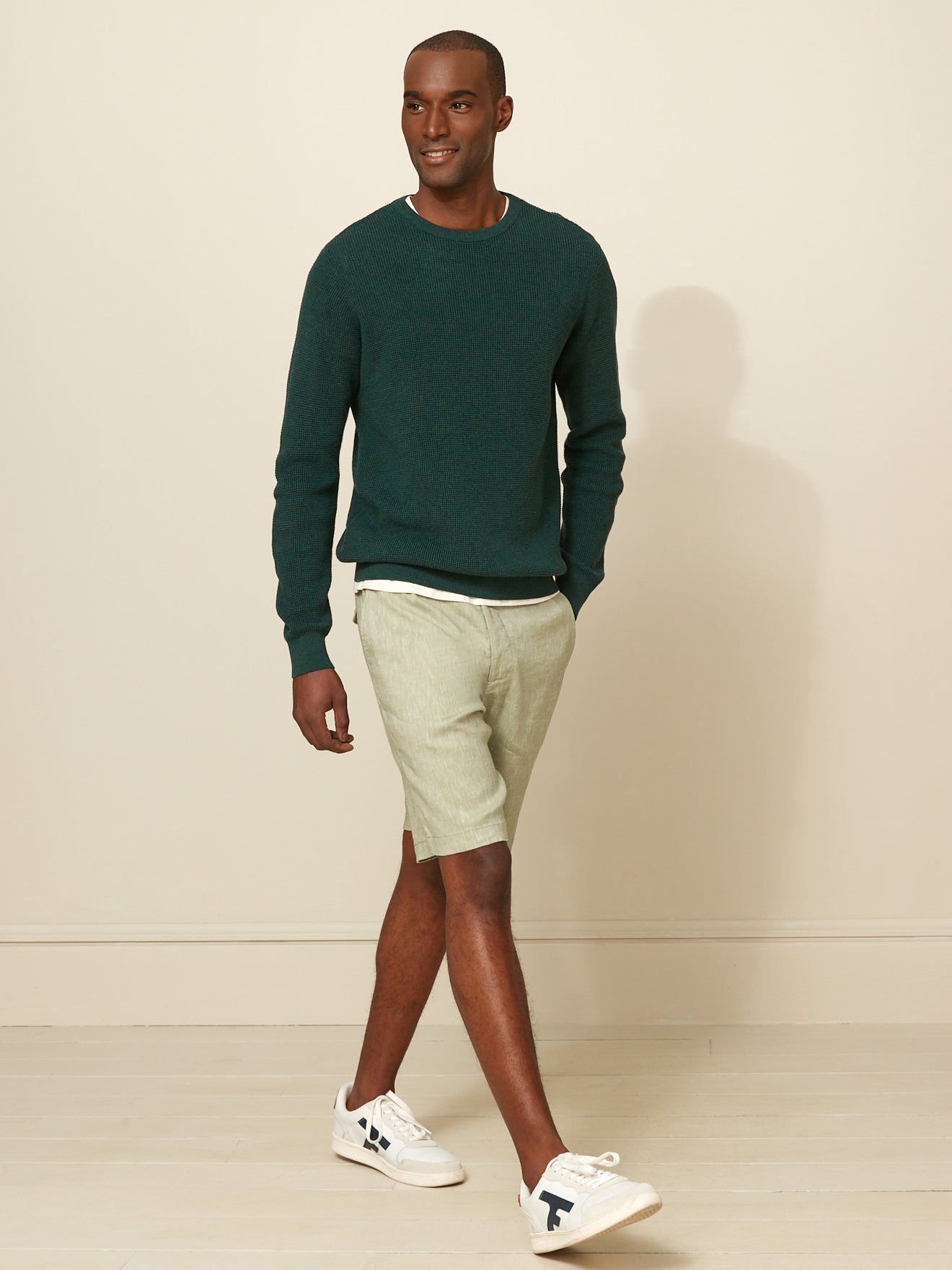 Herrenpullover mit rundem Halsausschnitt