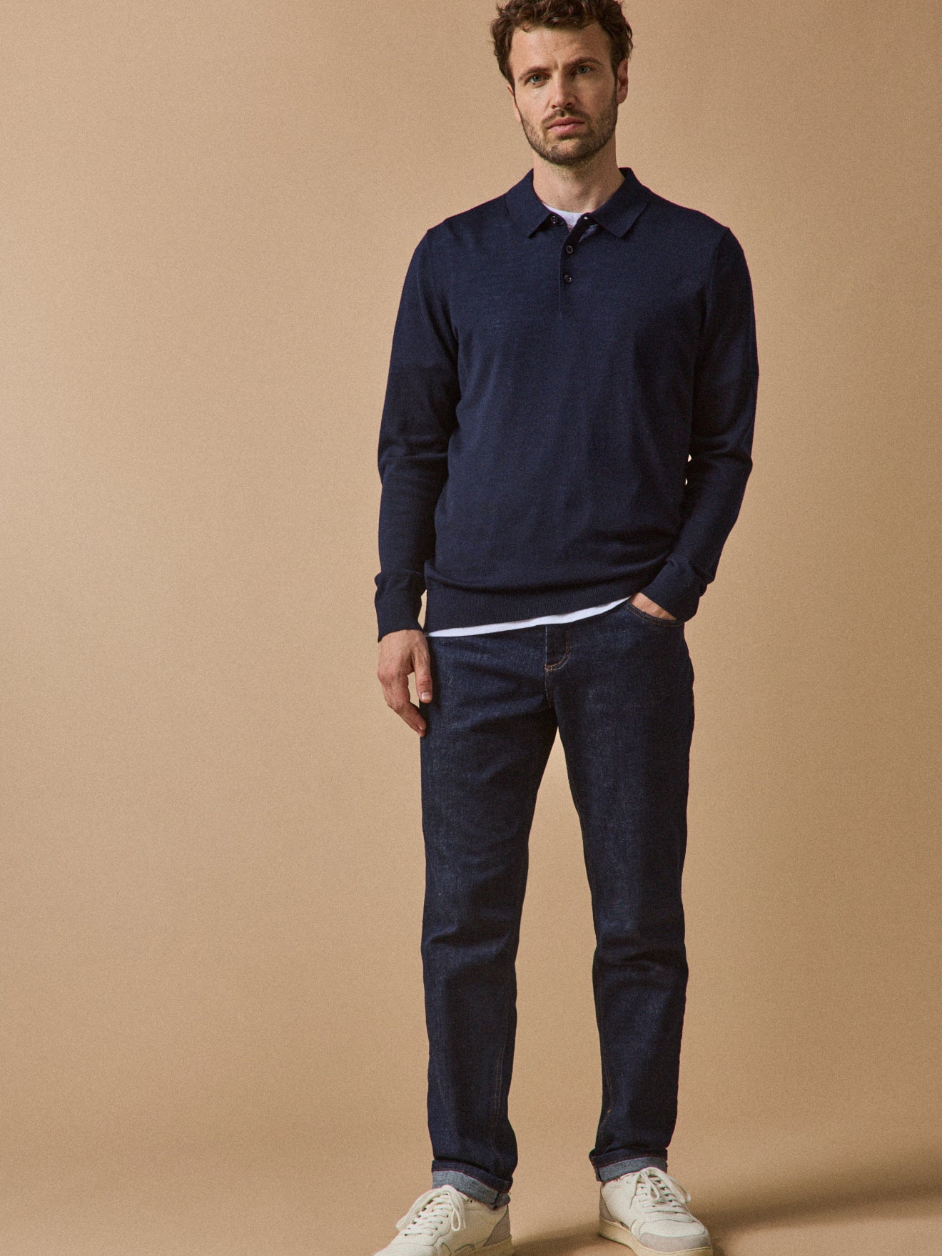 Feinmaschiger Herrenpullover mit Polokragen aus Merinowolle