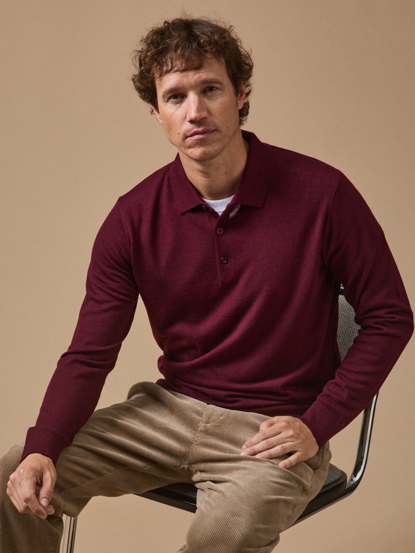 Feinmaschiger Herrenpullover mit Polokragen aus Merinowolle