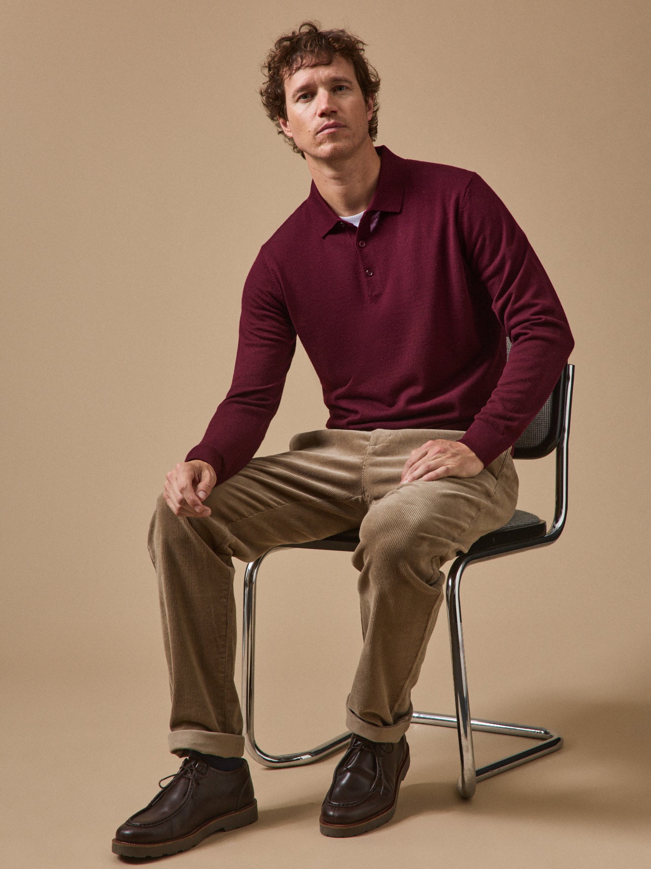 Feinmaschiger Herrenpullover mit Polokragen aus Merinowolle