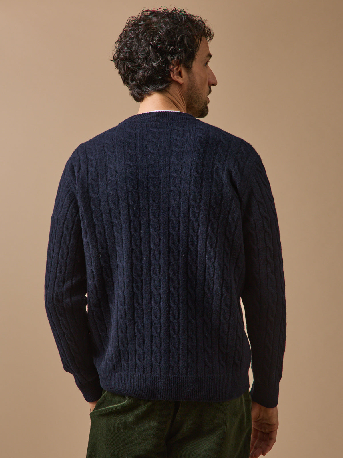 Herrenpullover mit Zopfmuster aus Wolle