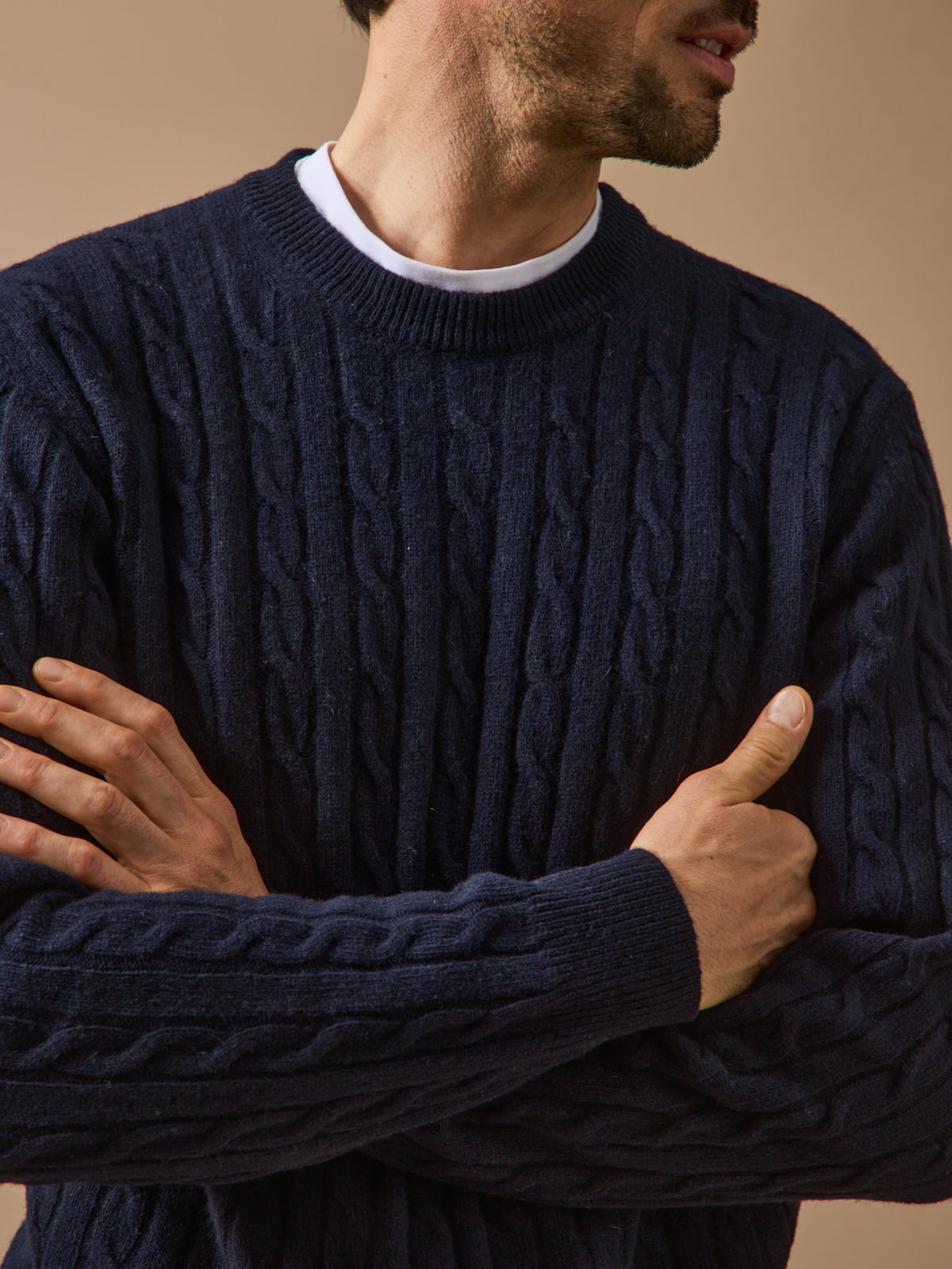 Herrenpullover mit Zopfmuster aus Wolle
