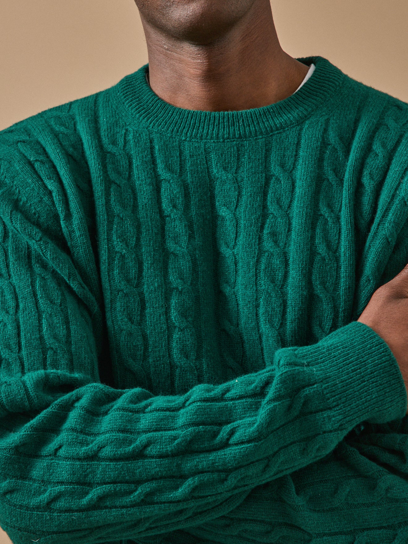 Herrenpullover mit Zopfmuster aus Wolle