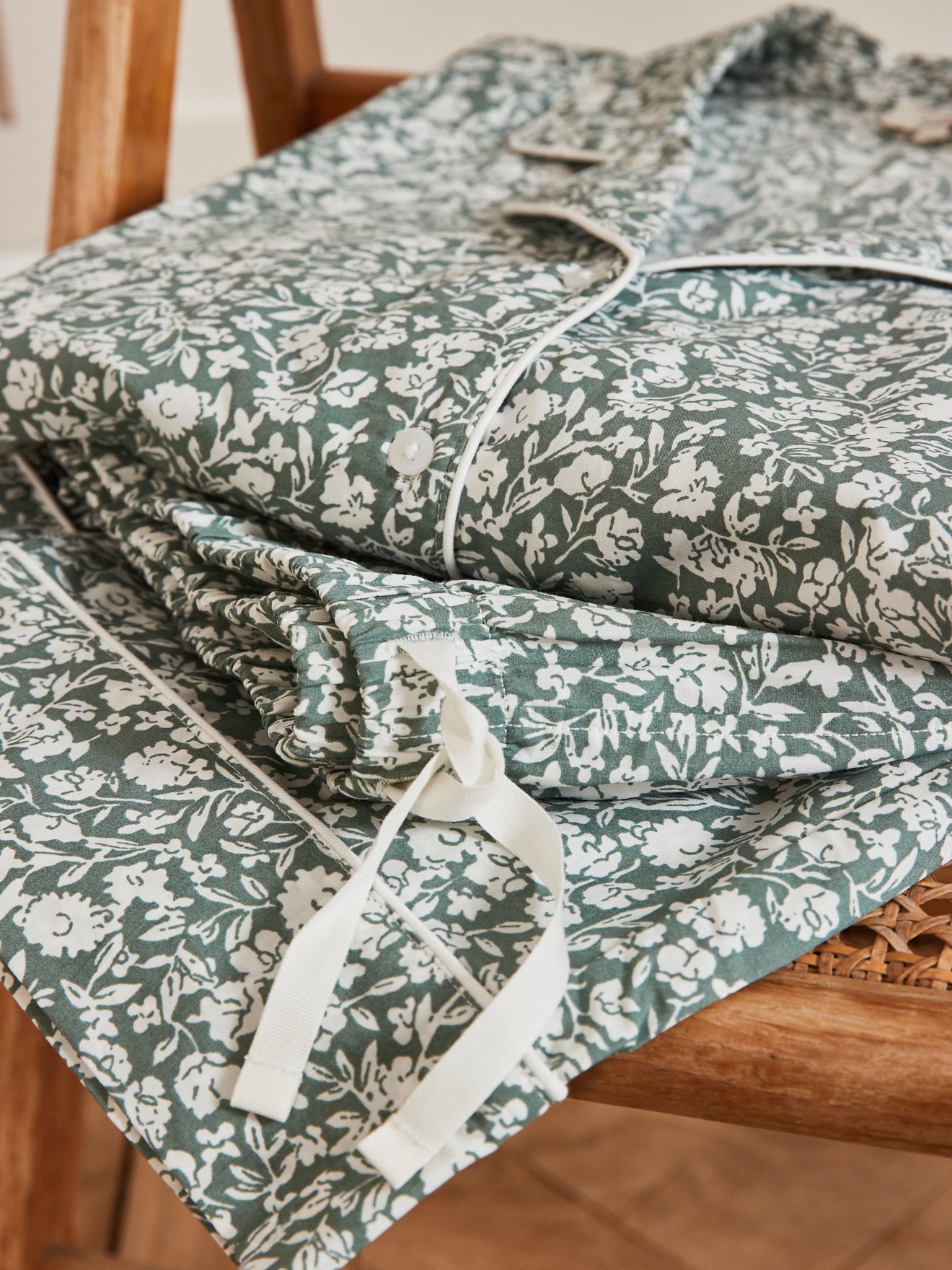 Damen-Pyjama mit Blumen-Print