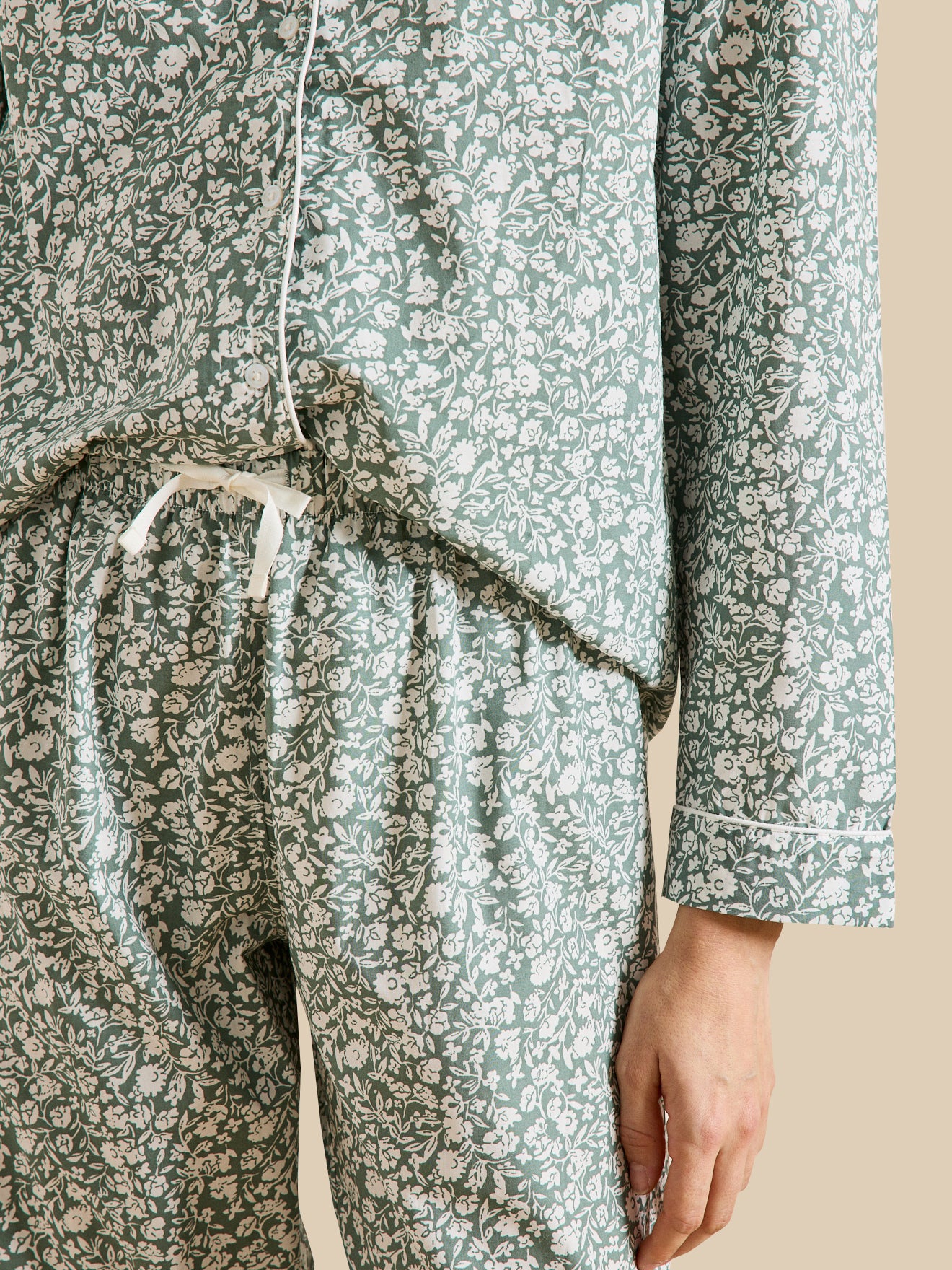 Damen-Pyjama mit Blumen-Print