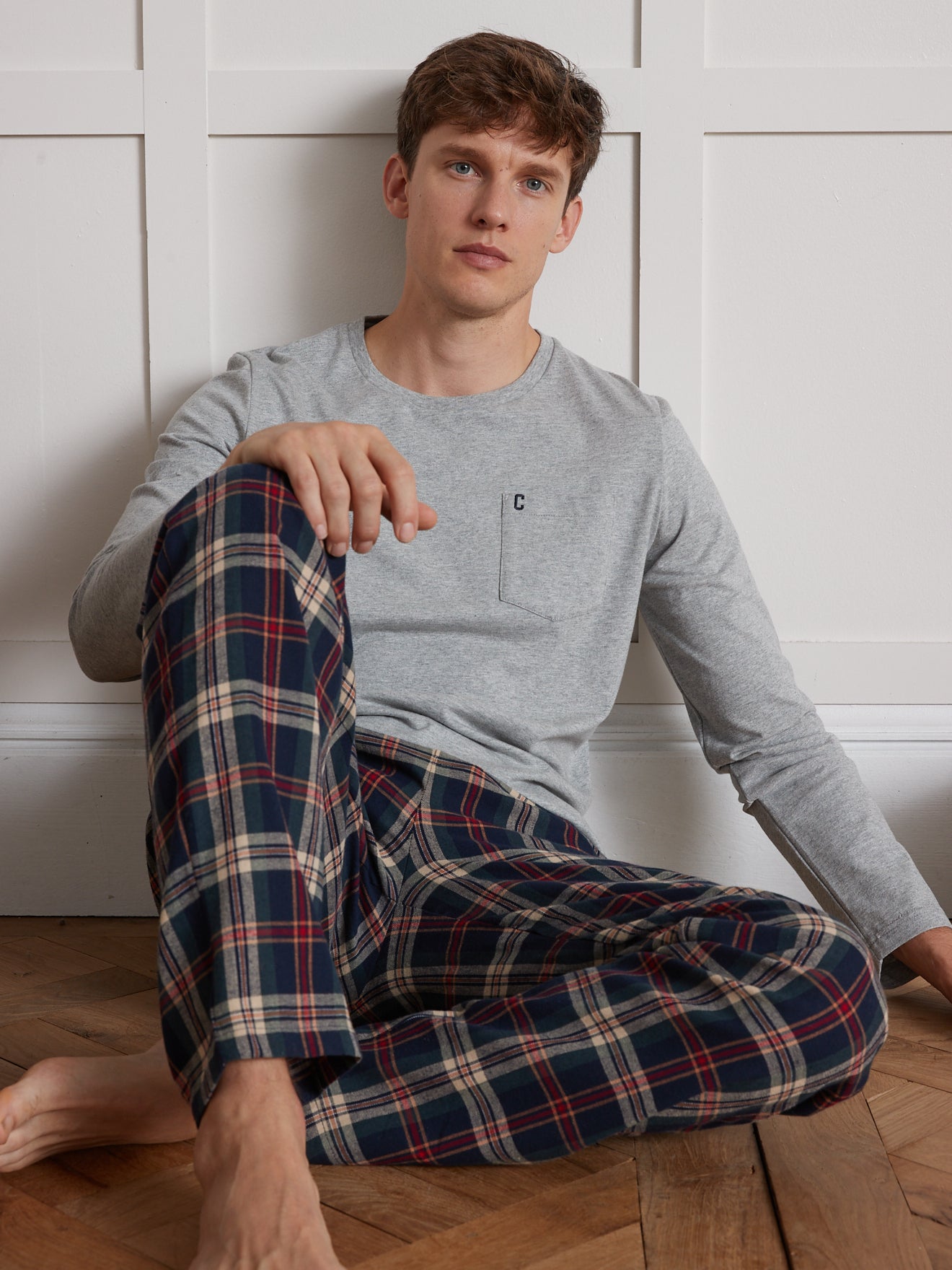 Herren-Pyjama in Material-Mix