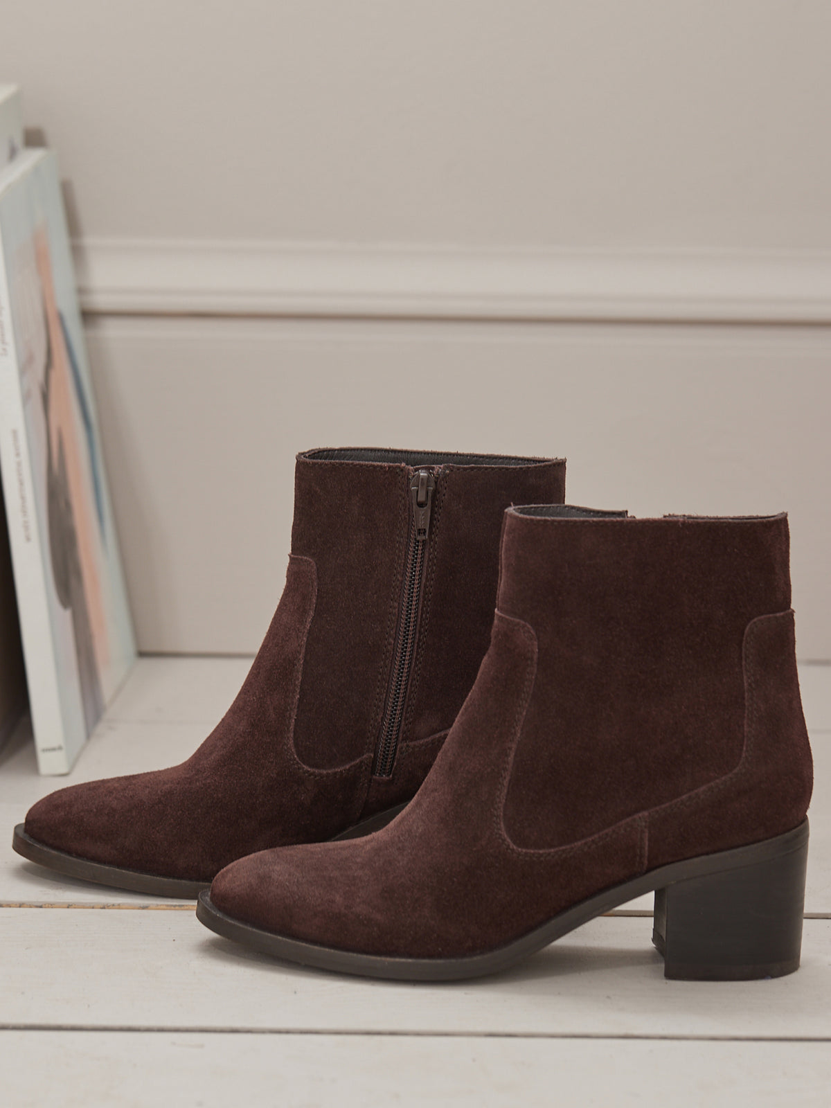 Damen-Stiegel mit Absatz, Velourleder