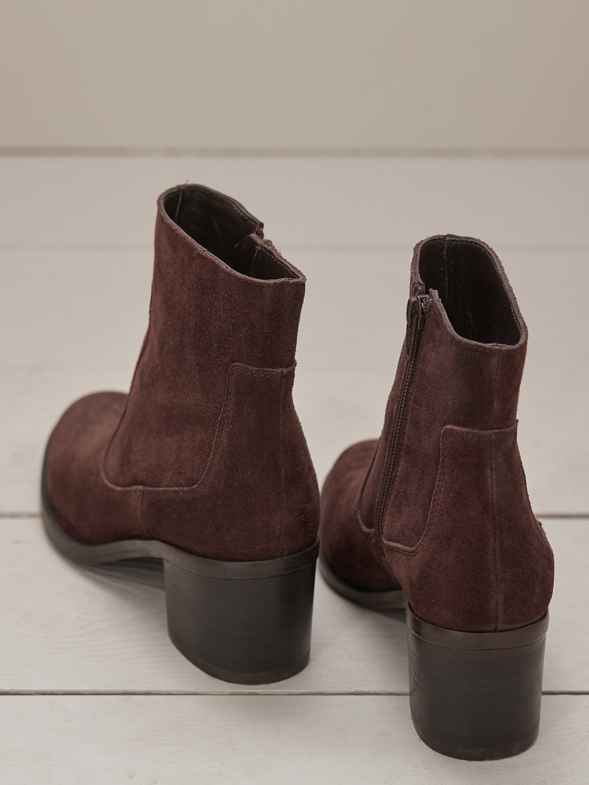 Damen-Stiegel mit Absatz, Velourleder