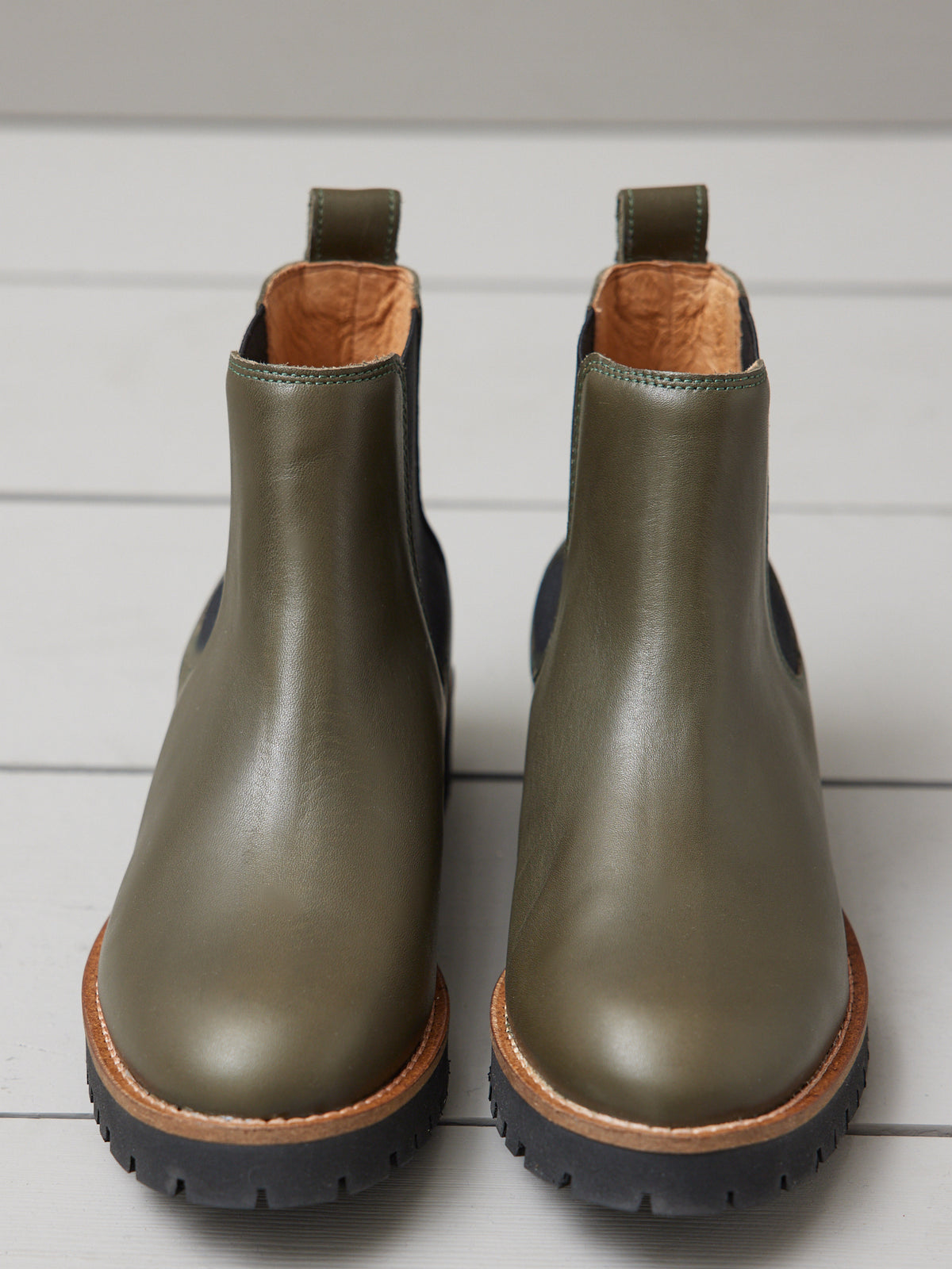 Damen-Chelsea Boots aus Leder und mit gewellter Laufsohle