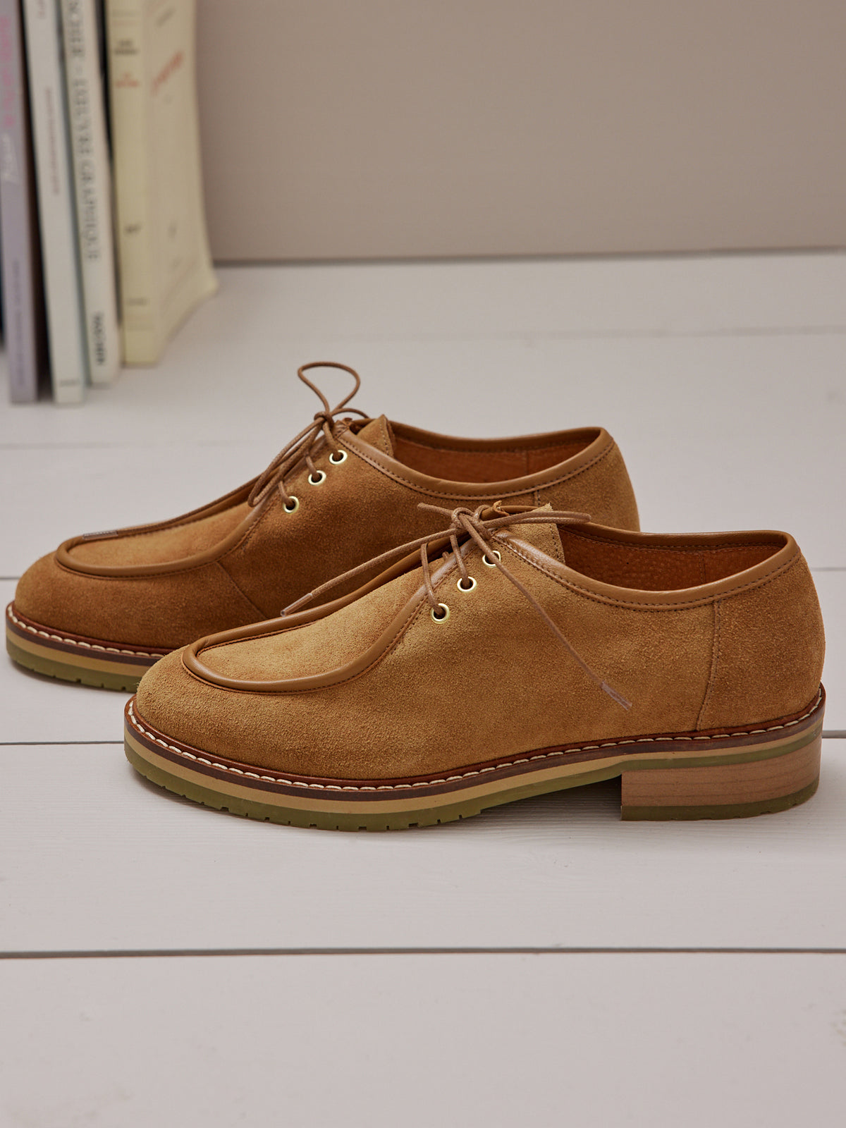 Damen-Derbys aus Veloursleder
