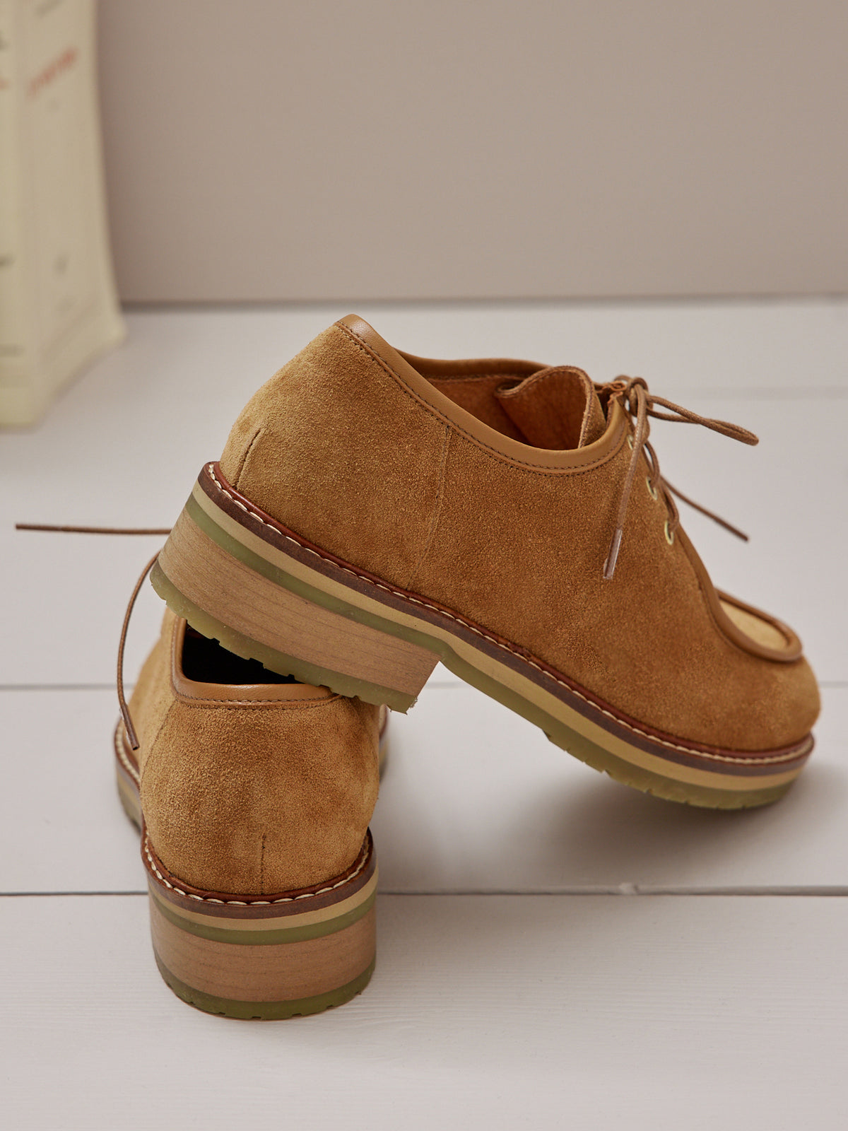 Damen-Derbys aus Veloursleder