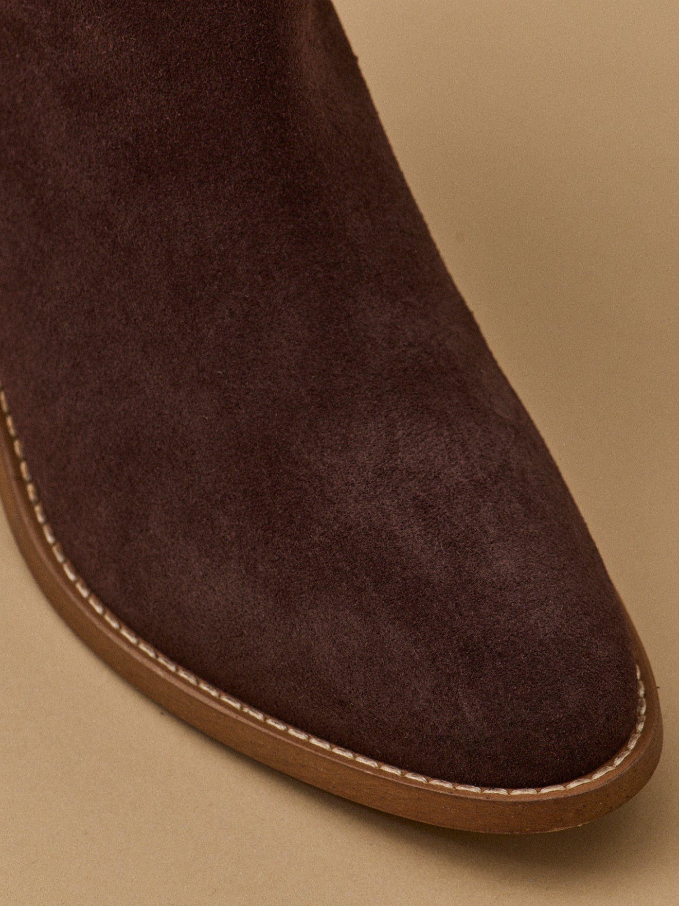 Damen-Stiefeletten aus Spaltleder mit eckigem Absatz