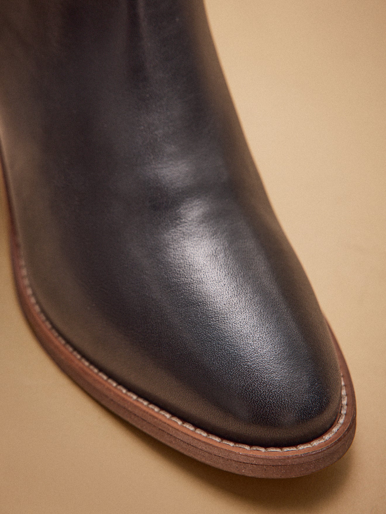 Damen-Stiefeletten mit Absatz aus Leder