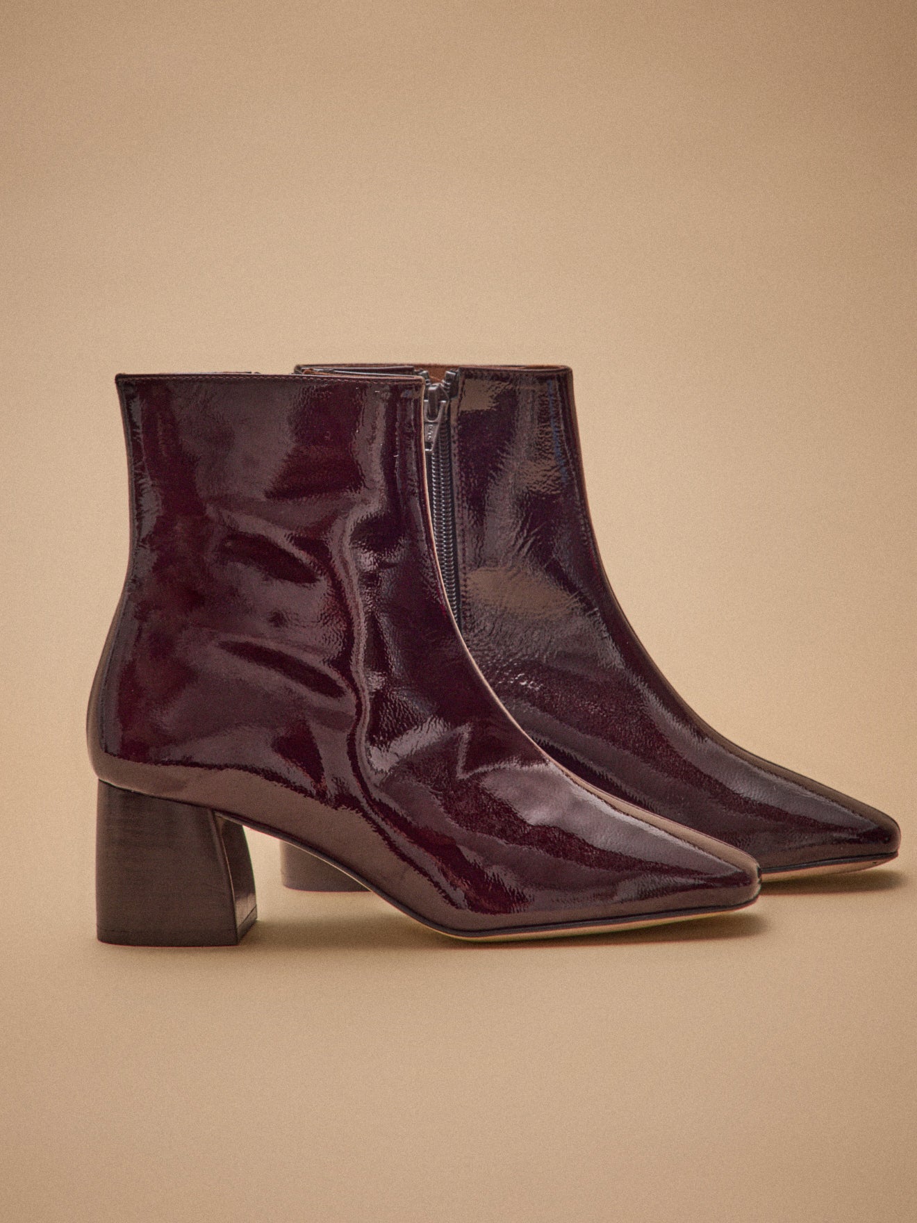 Stiefeletten mit Absatz aus Lackleder Damen