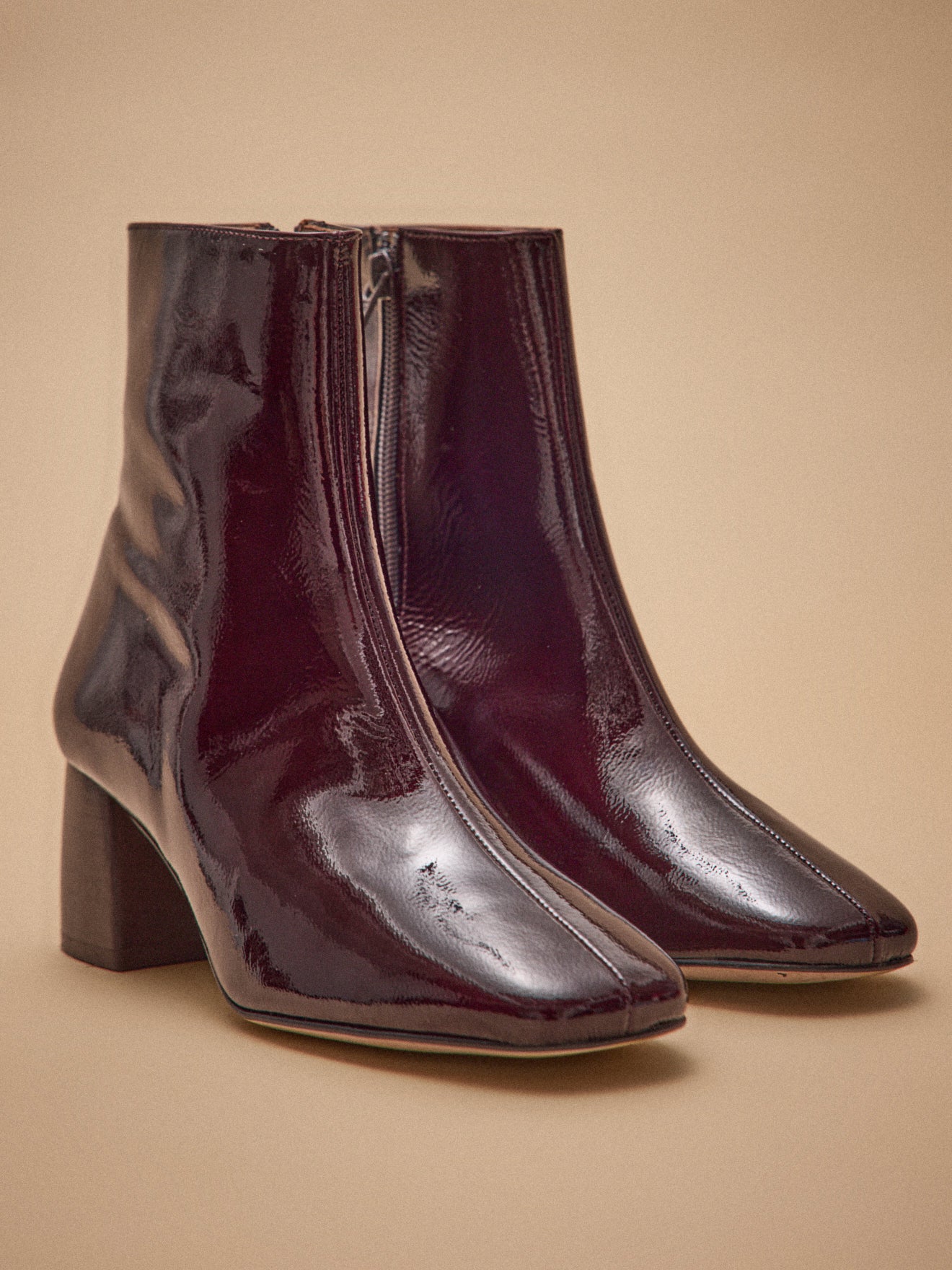 Stiefeletten mit Absatz aus Lackleder Damen