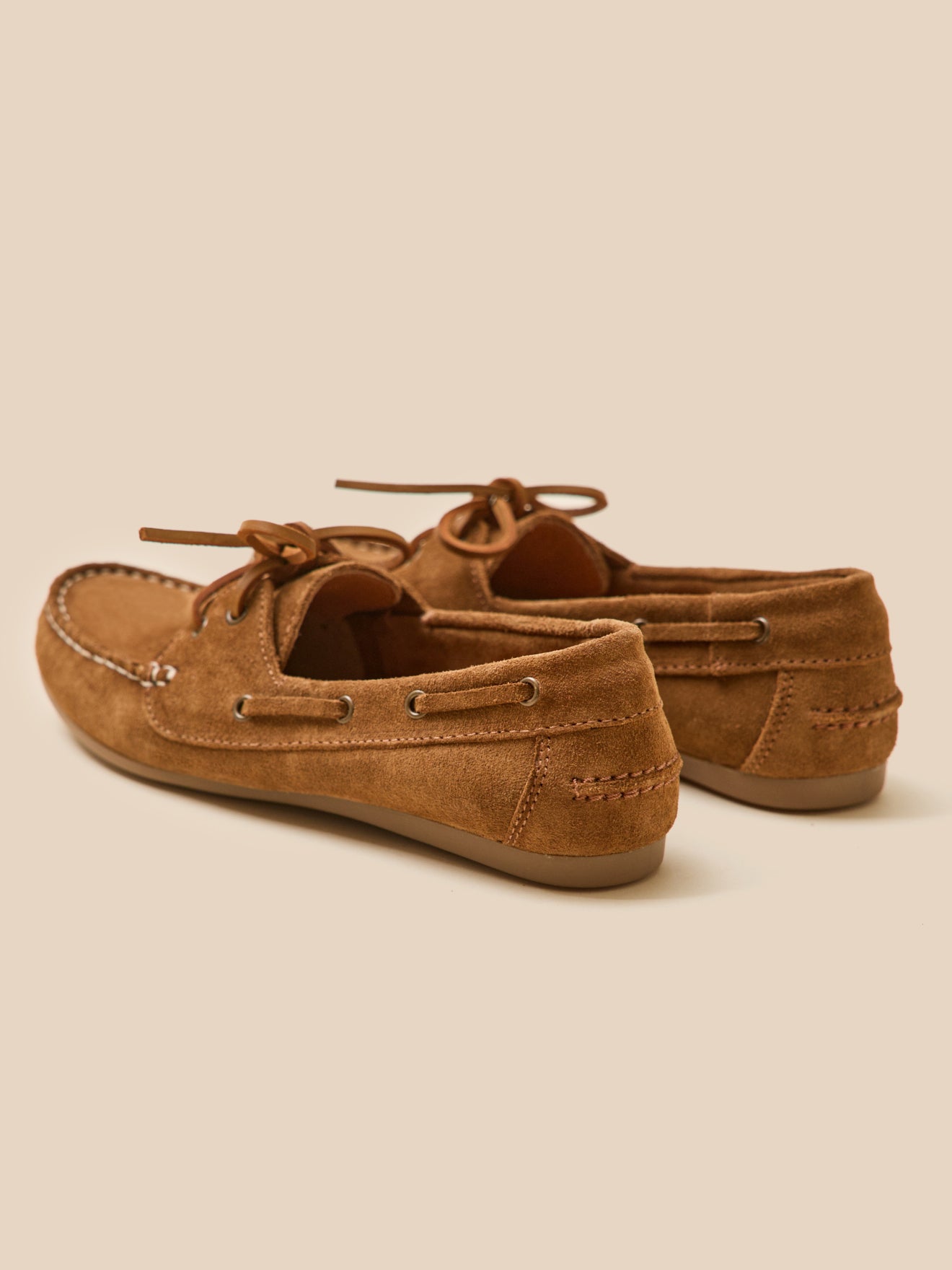 Damenschuhe aus Leder im Bootsschuh-Stil
