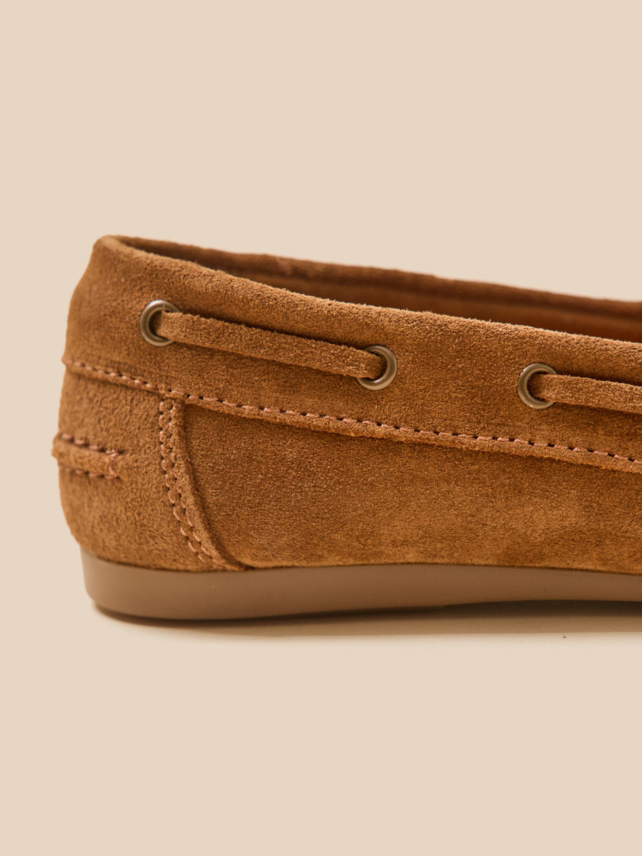 Damenschuhe aus Leder im Bootsschuh-Stil